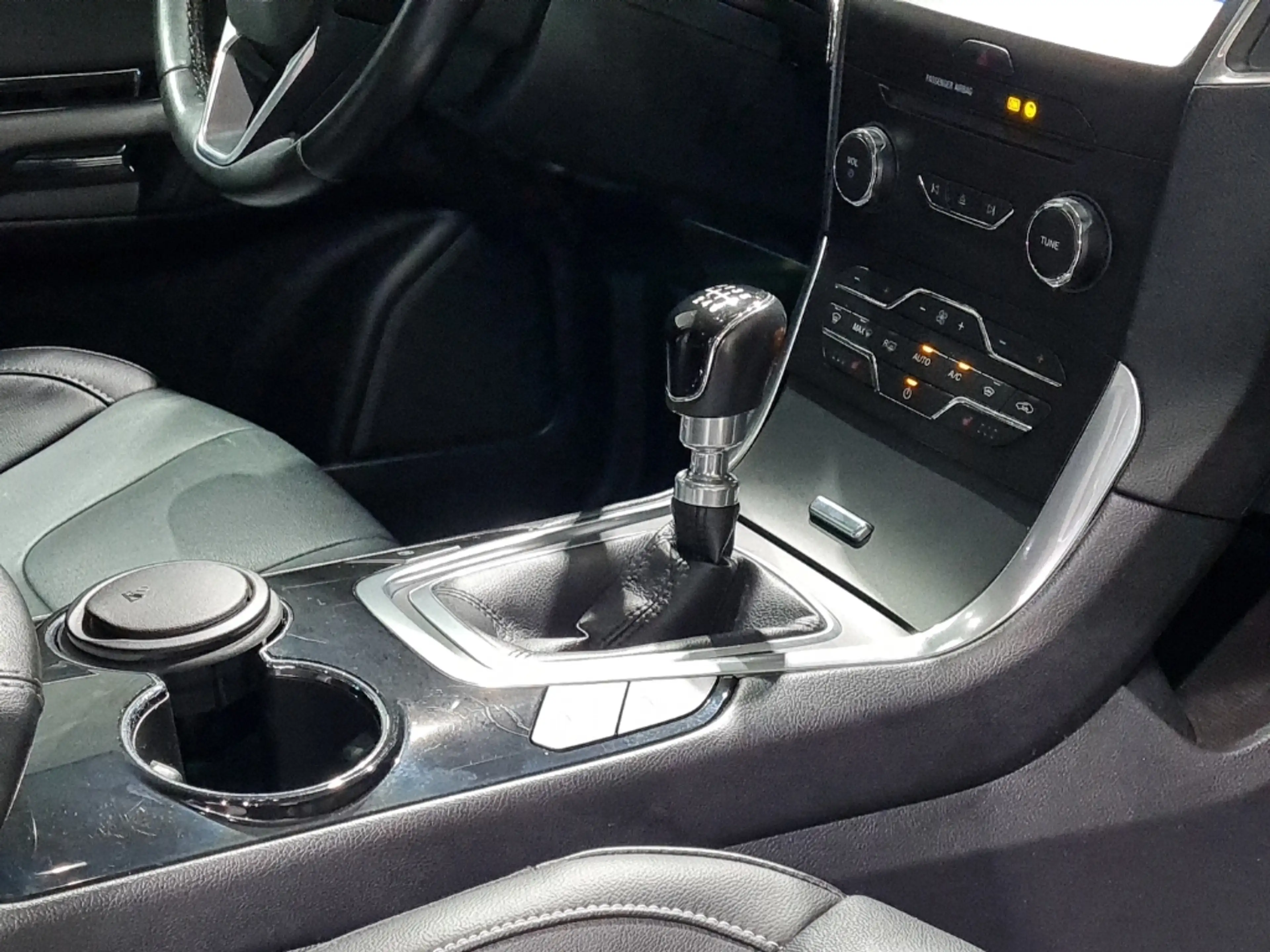 Ford S-Max 2.0 TDCI Titanium*LHZ*GRA*ESP*AMBIENTE — photo 7