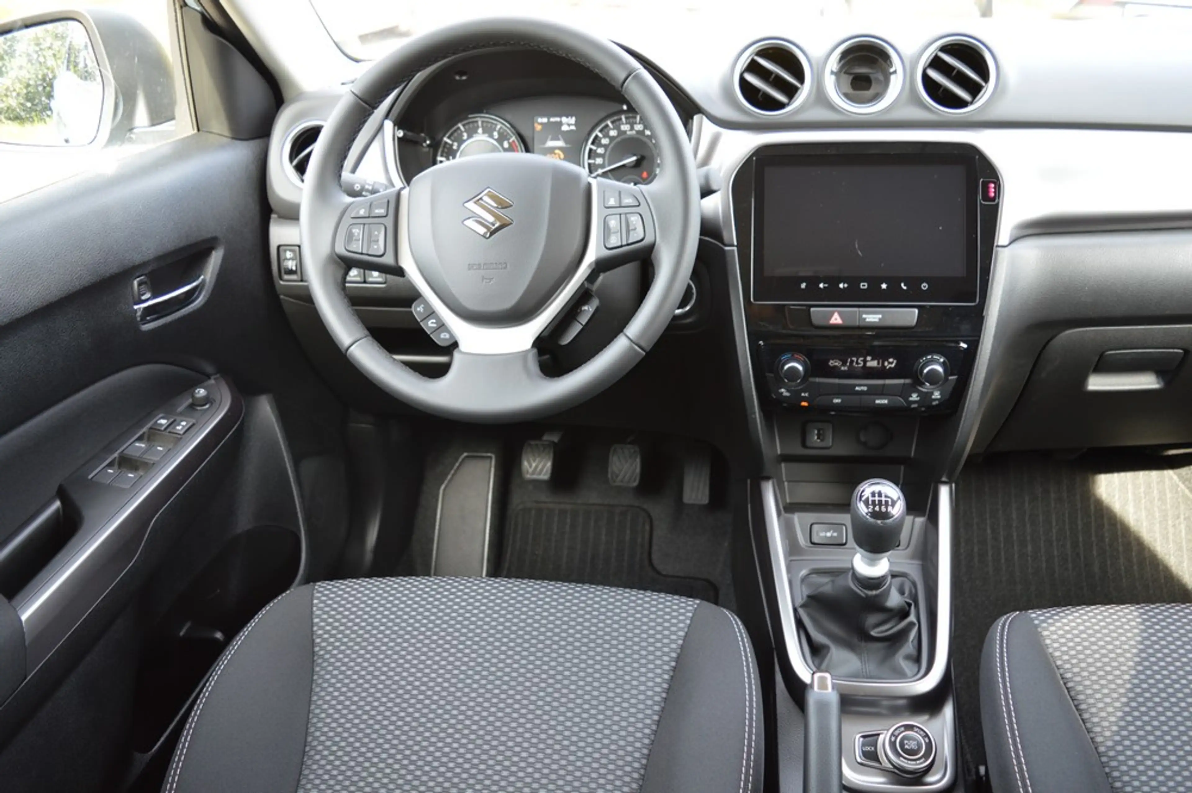 Suzuki Vitara 1.4 Hybrid Allgrip Comfort *ACC+LED+CAM* — photo 10