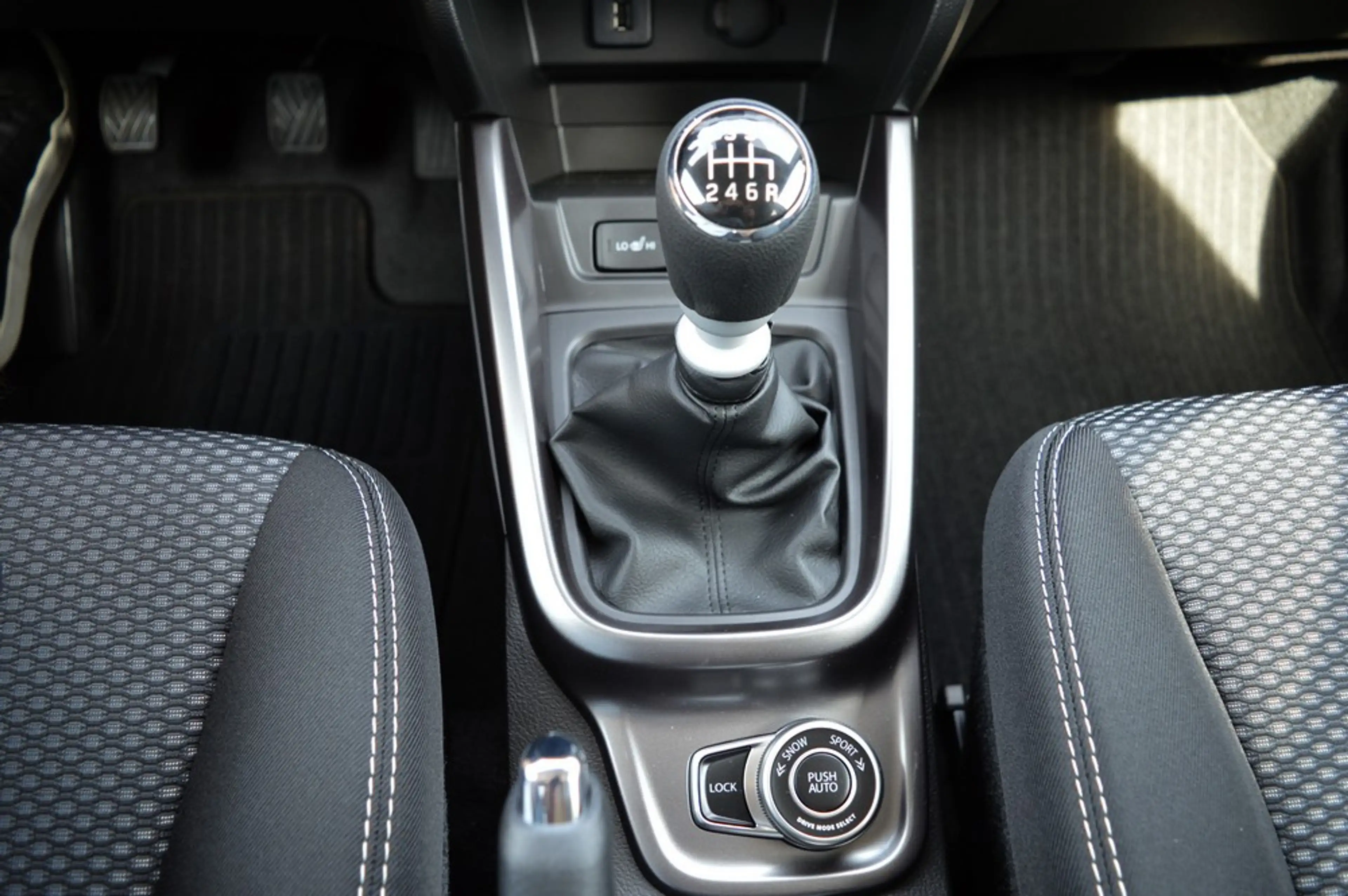 Suzuki Vitara 1.4 Hybrid Allgrip Comfort *ACC+LED+CAM* — photo 15