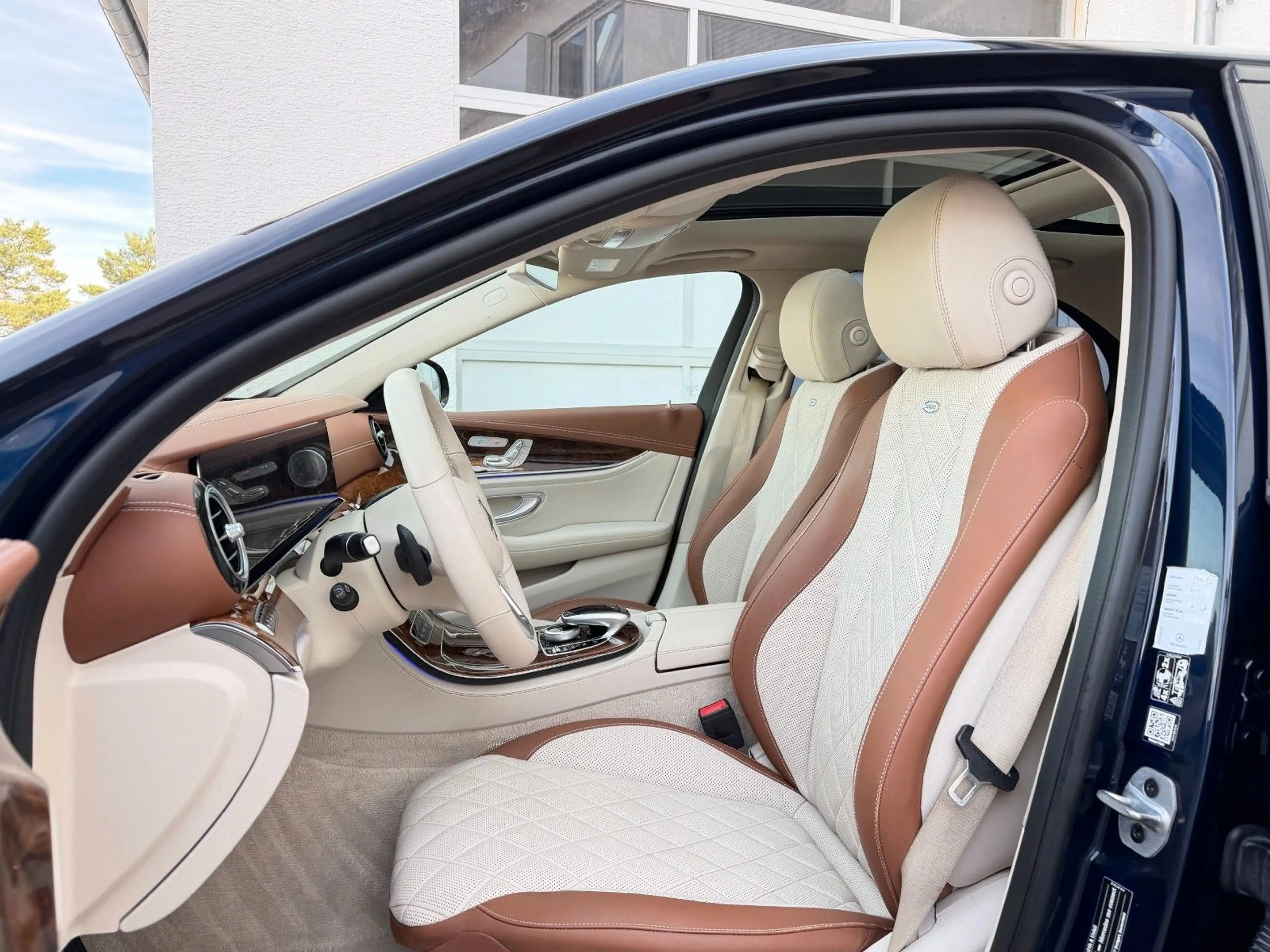 Mercedes-Benz E 400 d 4M AMG designo EINZELSTÜCK*Pano*Airmatic — photo 4