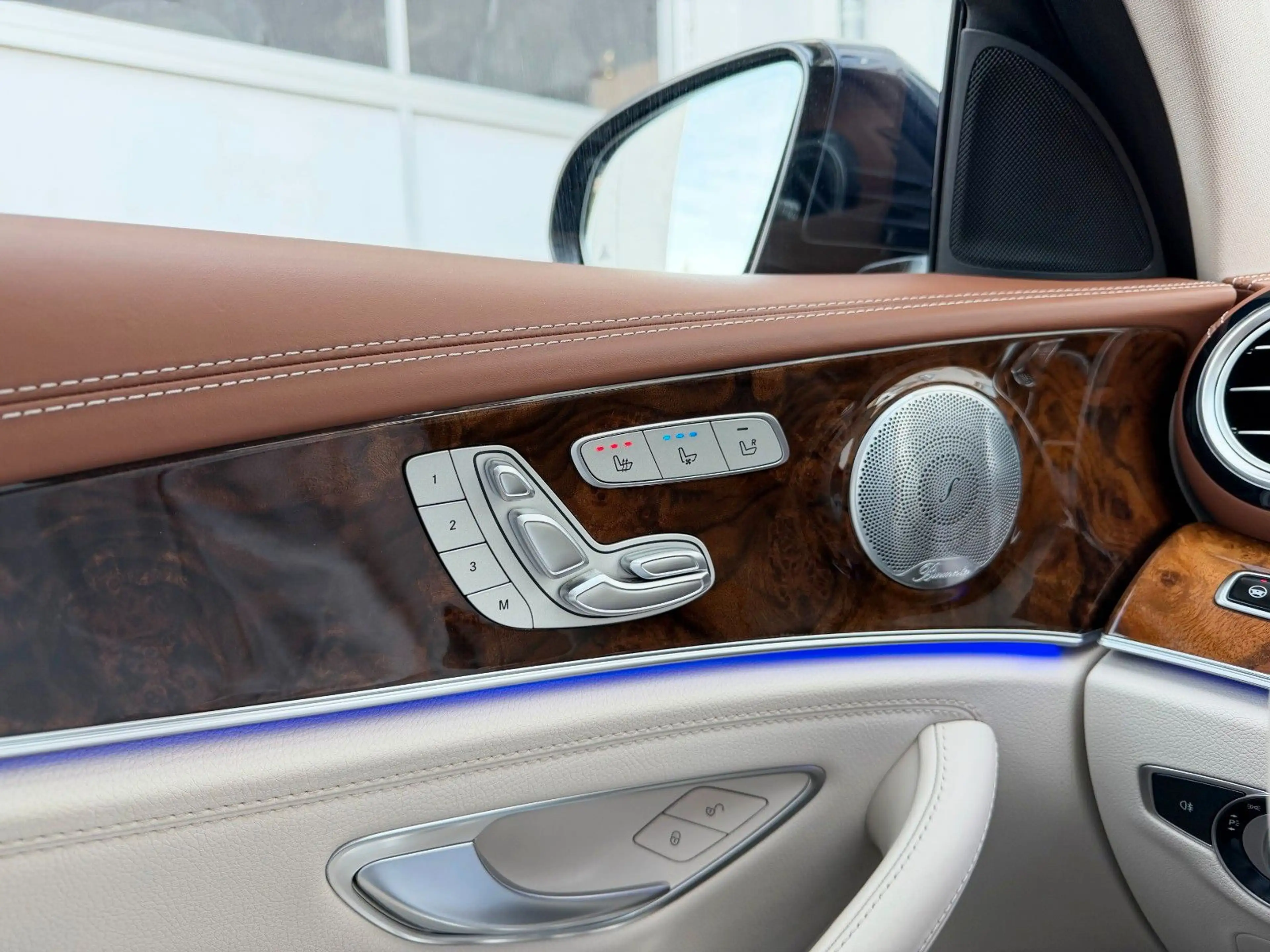 Mercedes-Benz E 400 d 4M AMG designo EINZELSTÜCK*Pano*Airmatic — photo 12