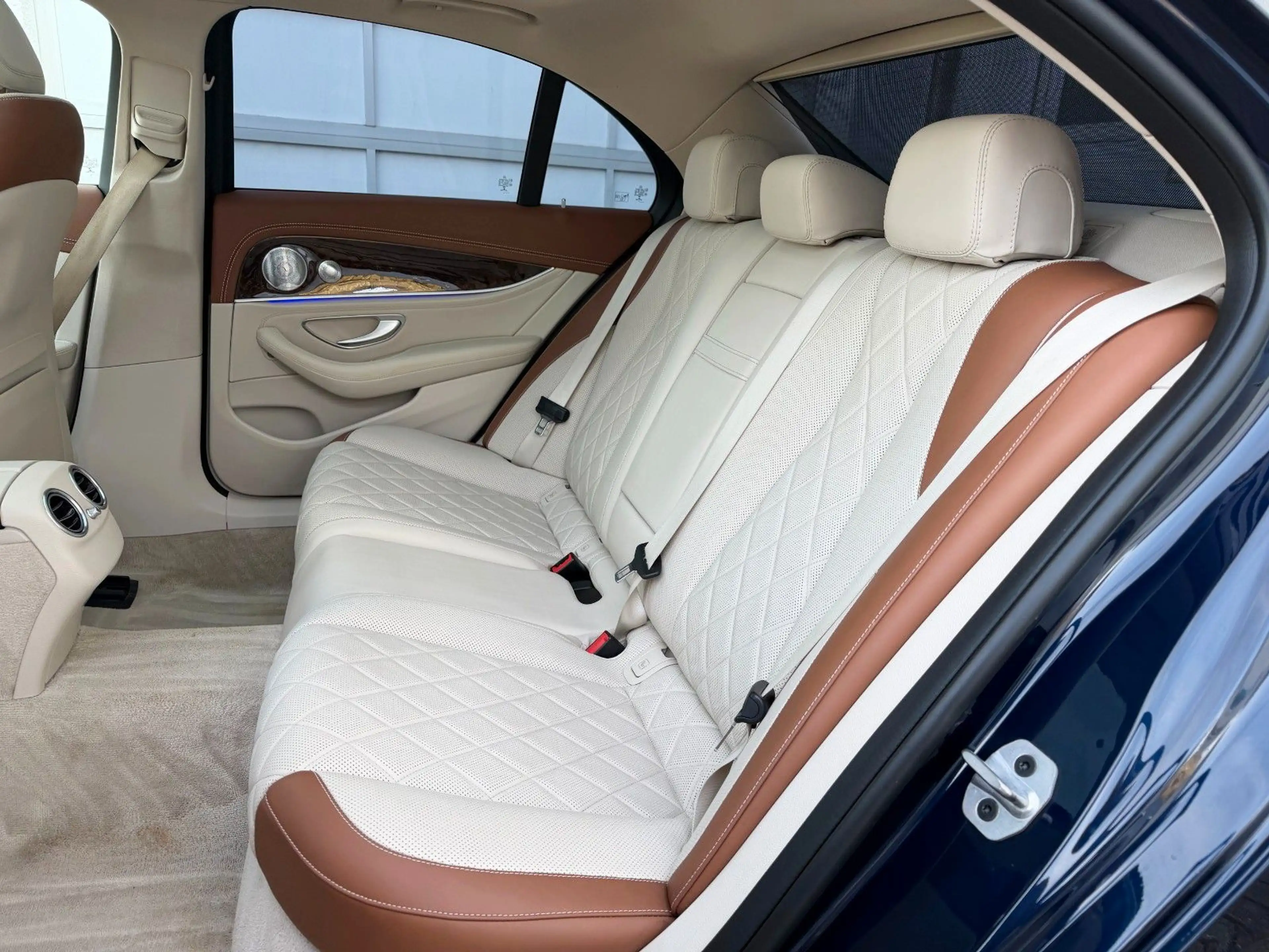 Mercedes-Benz E 400 d 4M AMG designo EINZELSTÜCK*Pano*Airmatic — photo 15