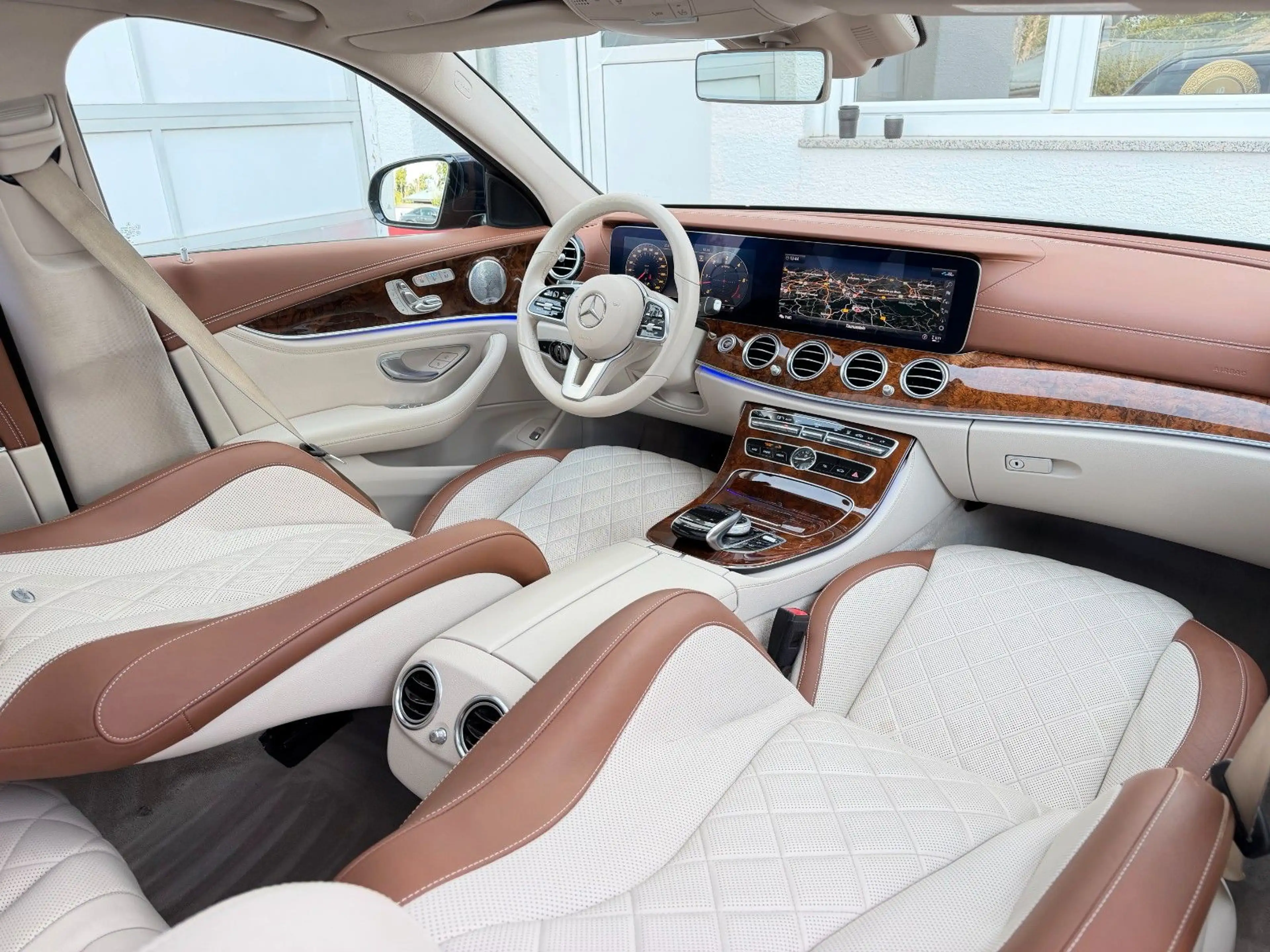 Mercedes-Benz E 400 d 4M AMG designo EINZELSTÜCK*Pano*Airmatic — photo 10