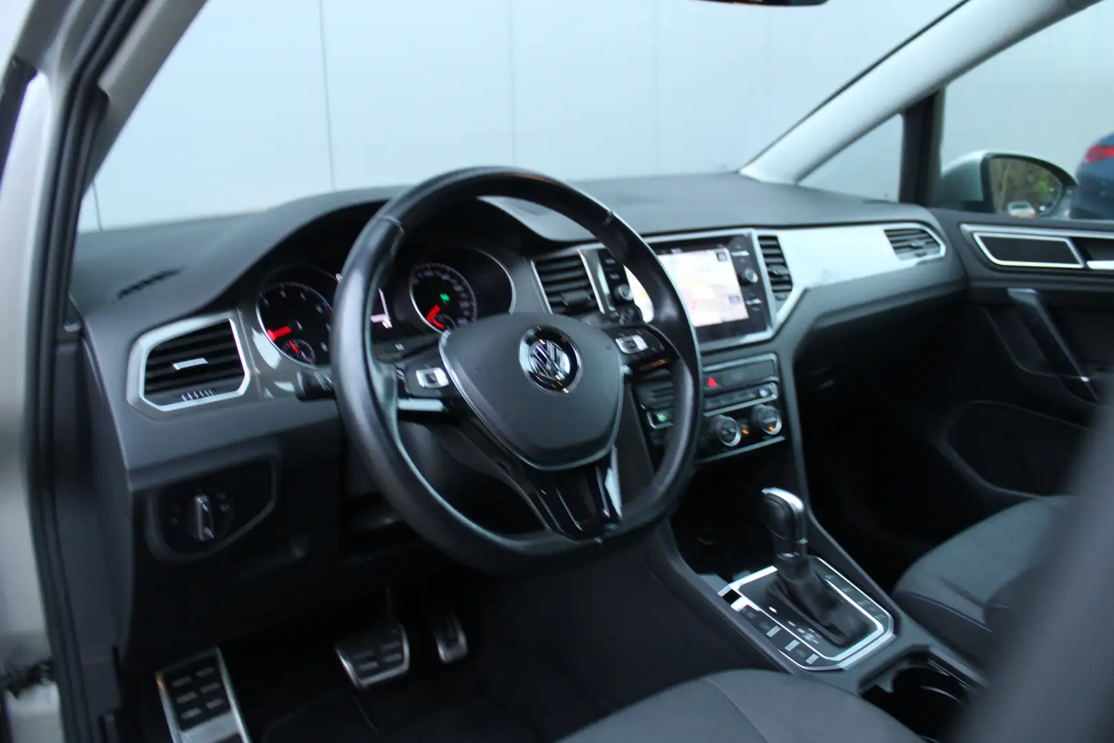 Volkswagen Golf Sportsvan 1.5 TSI 130pk ACT DSG Automaat Comfortline Join | Gris - 2