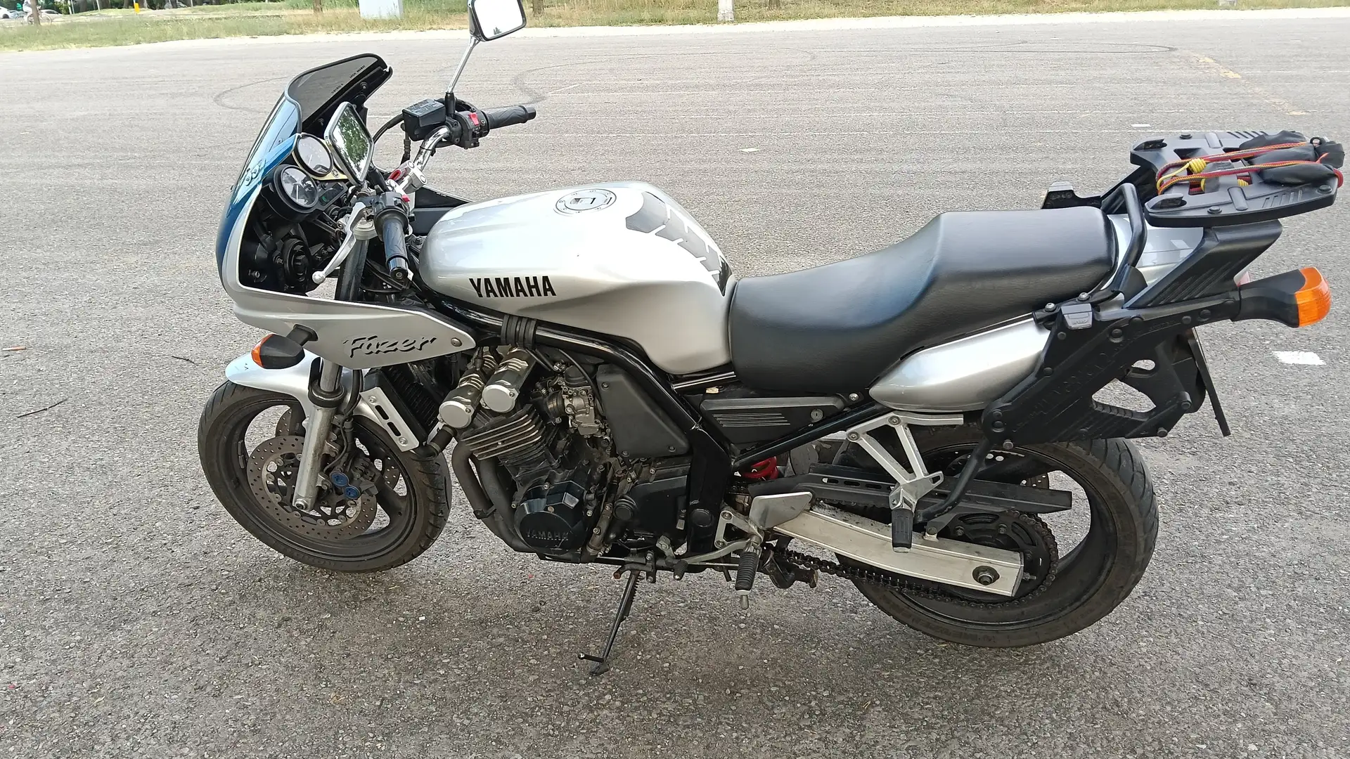 Yamaha FZS 600 Yamaha Fazer 600 fzs con kit viaggio Grigio - 1