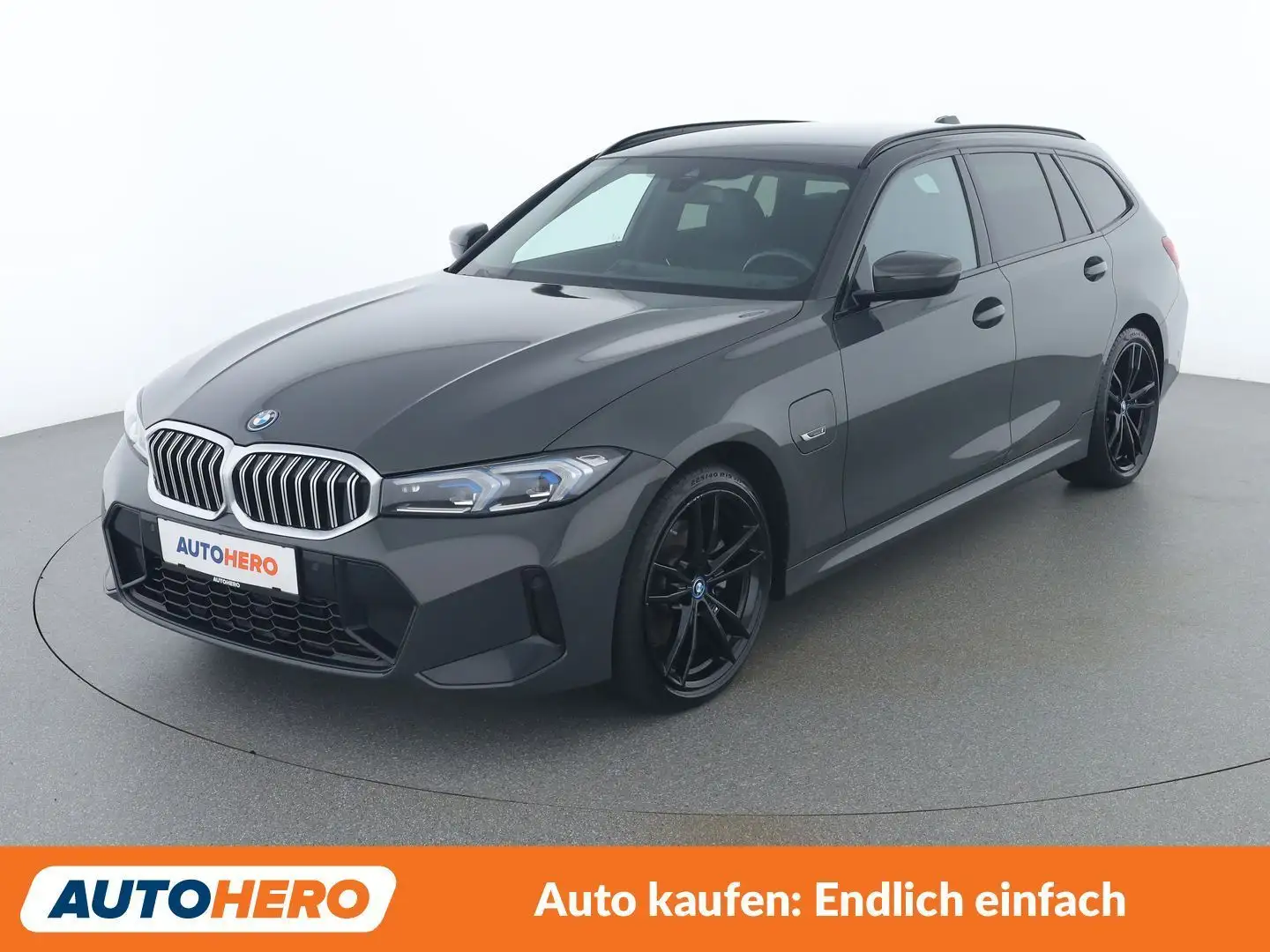 BMW 330 330e xDrive M Sport Grau - 1