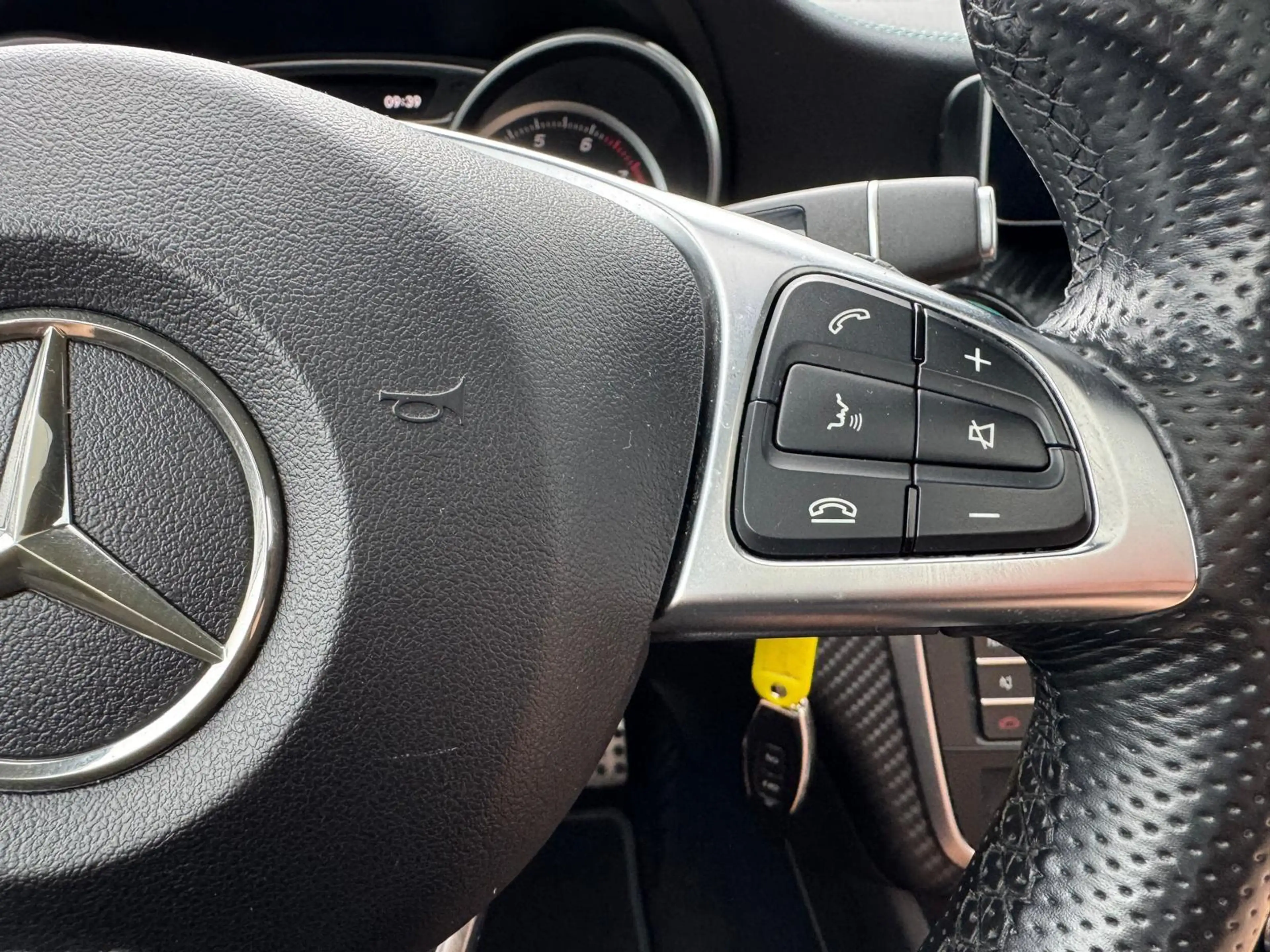Mercedes-Benz A 220 4MATIC Motorsport Edition AMG PANORAMADAK — photo 9