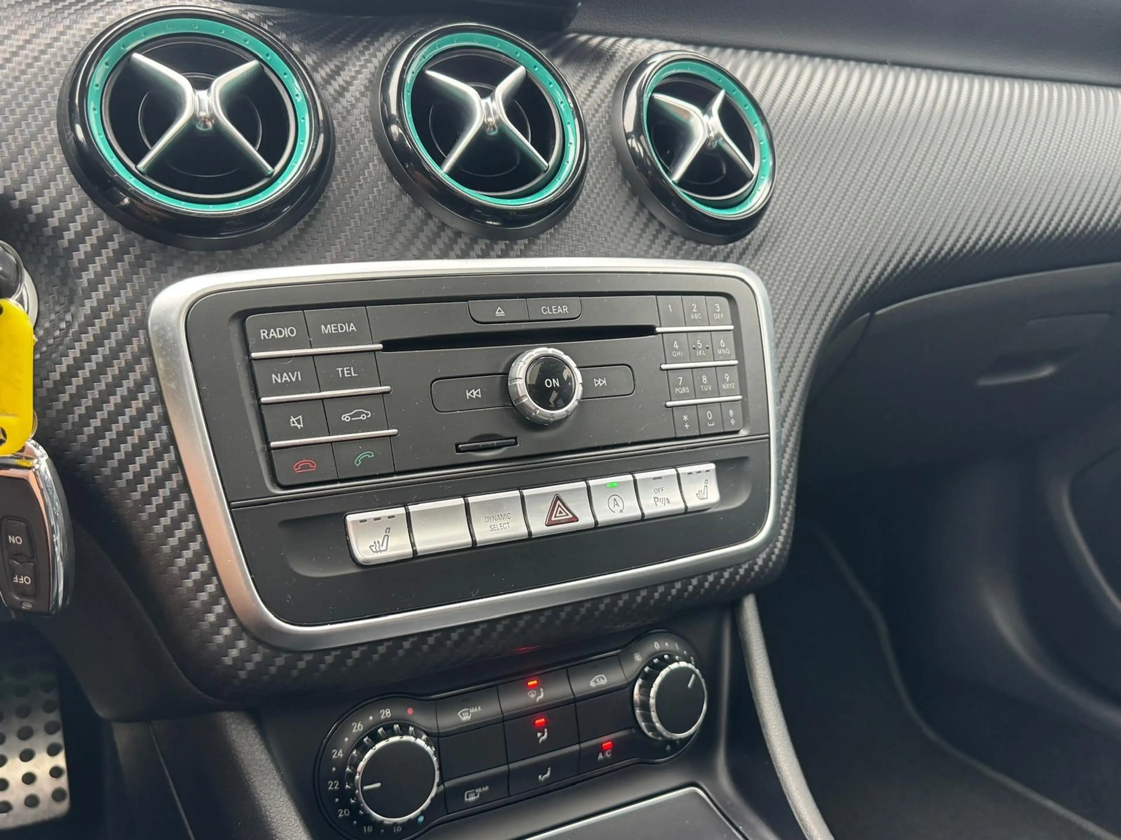 Mercedes-Benz A 220 4MATIC Motorsport Edition AMG PANORAMADAK — photo 14