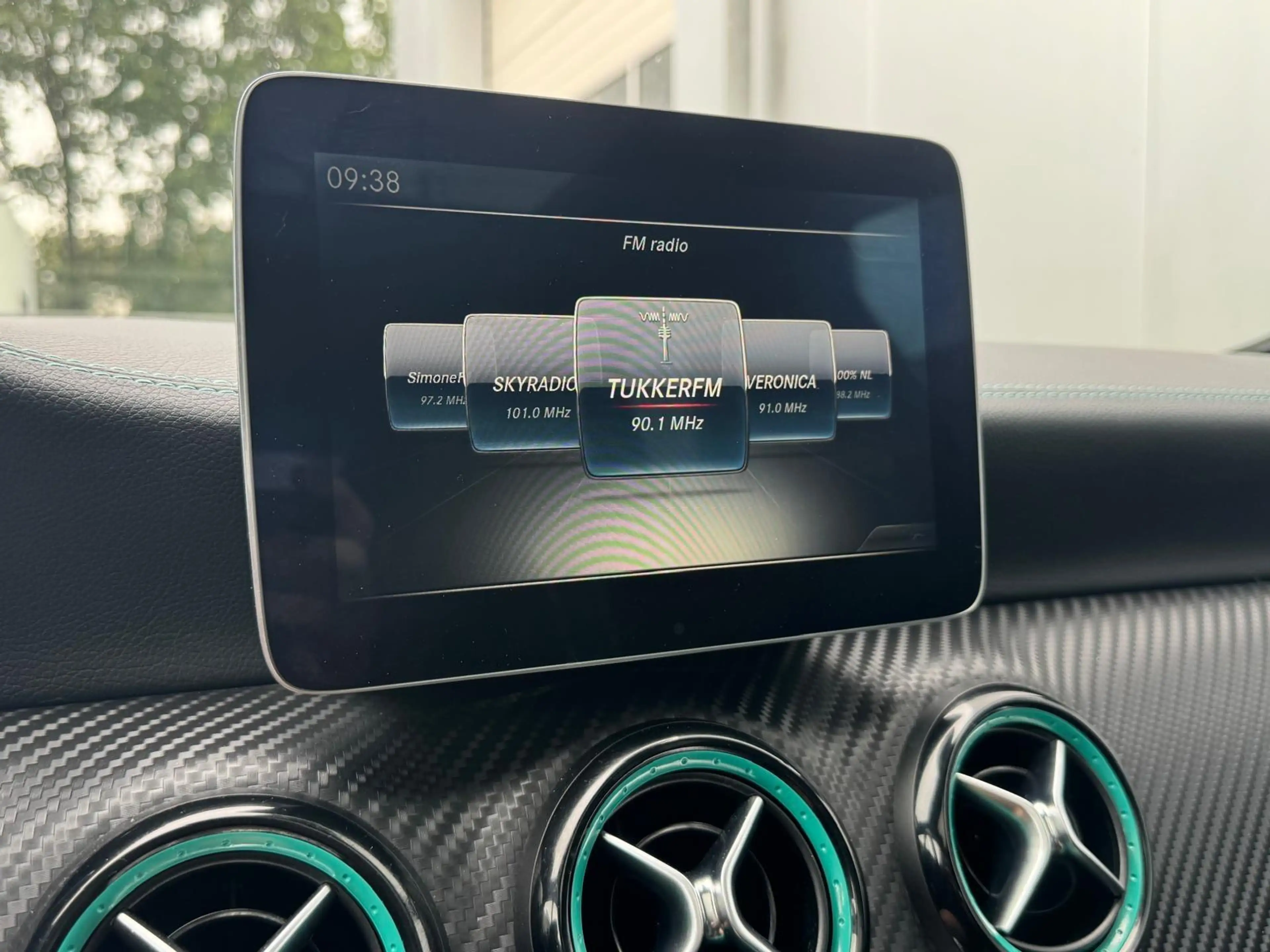 Mercedes-Benz A 220 4MATIC Motorsport Edition AMG PANORAMADAK — photo 15
