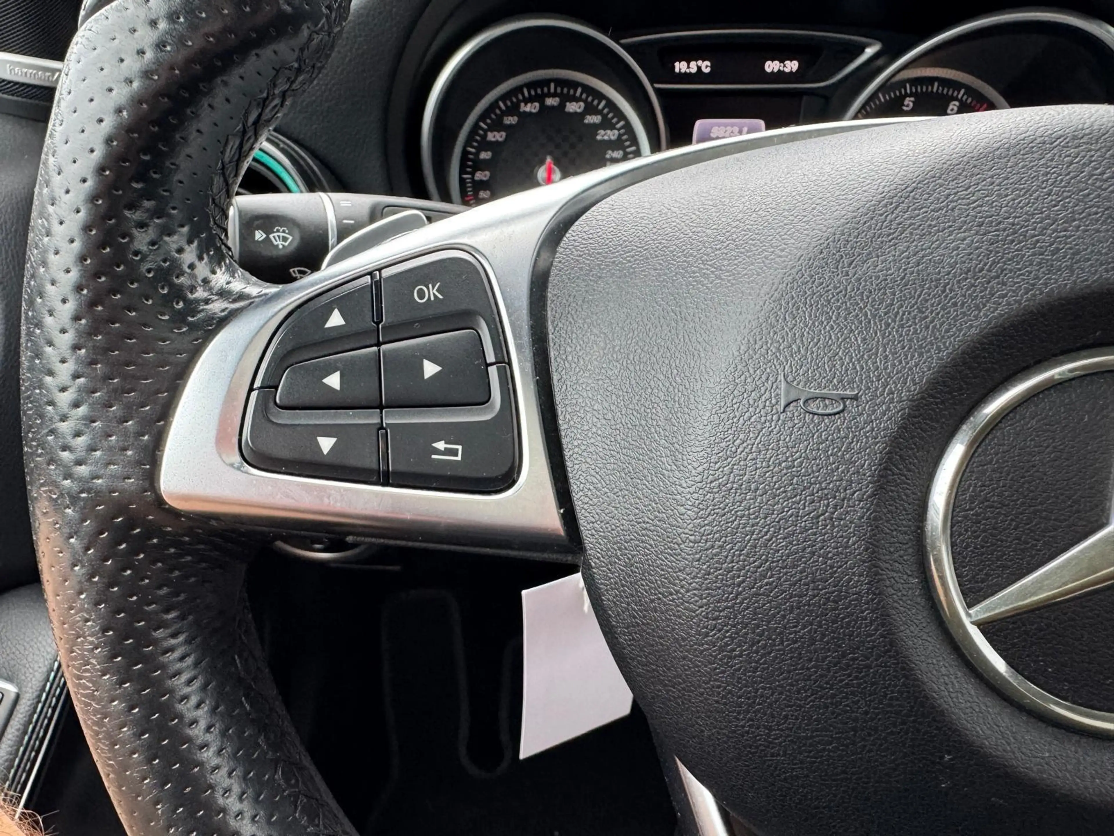 Mercedes-Benz A 220 4MATIC Motorsport Edition AMG PANORAMADAK — photo 8