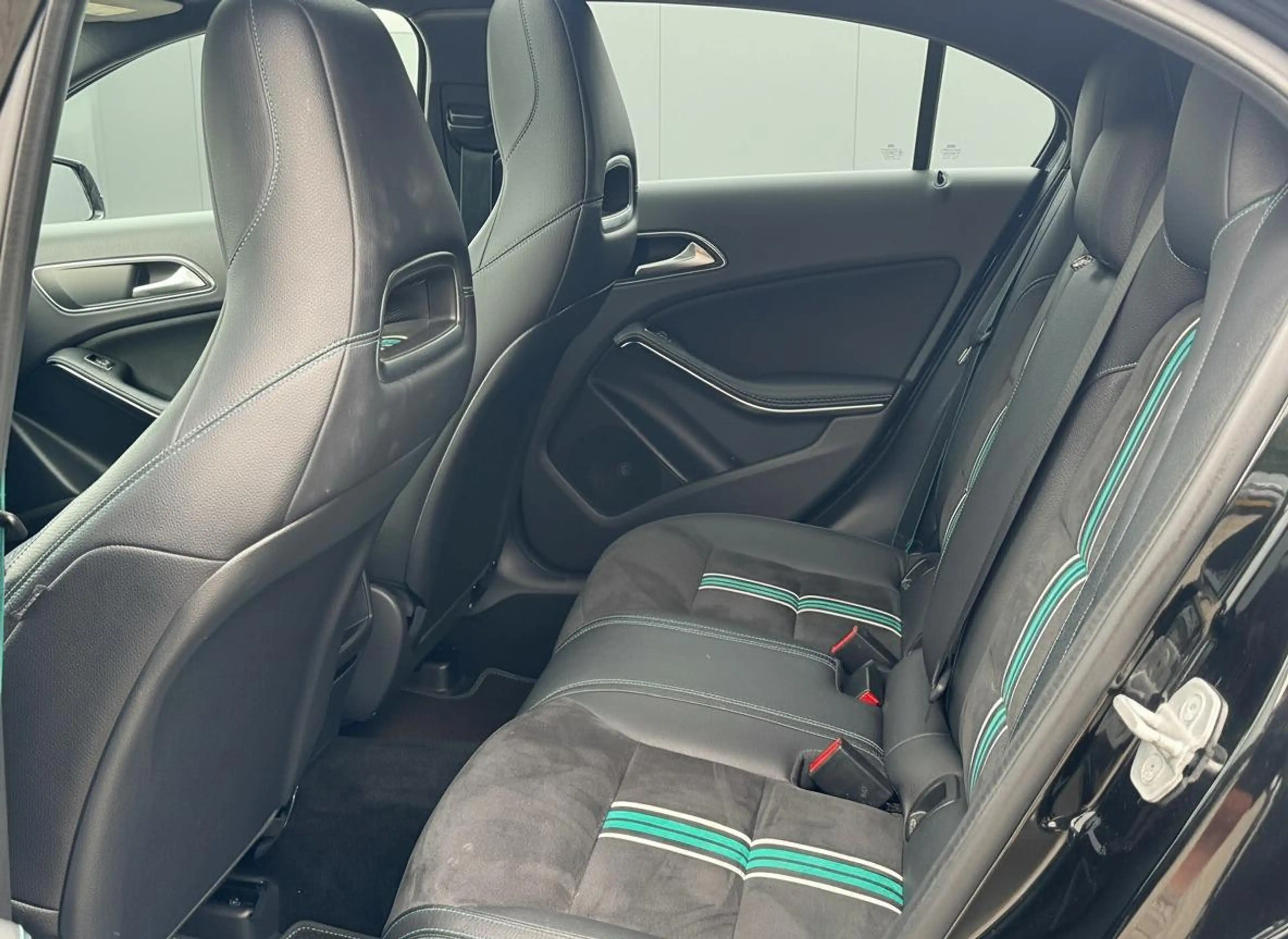 Mercedes-Benz A 220 4MATIC Motorsport Edition AMG PANORAMADAK — photo 5