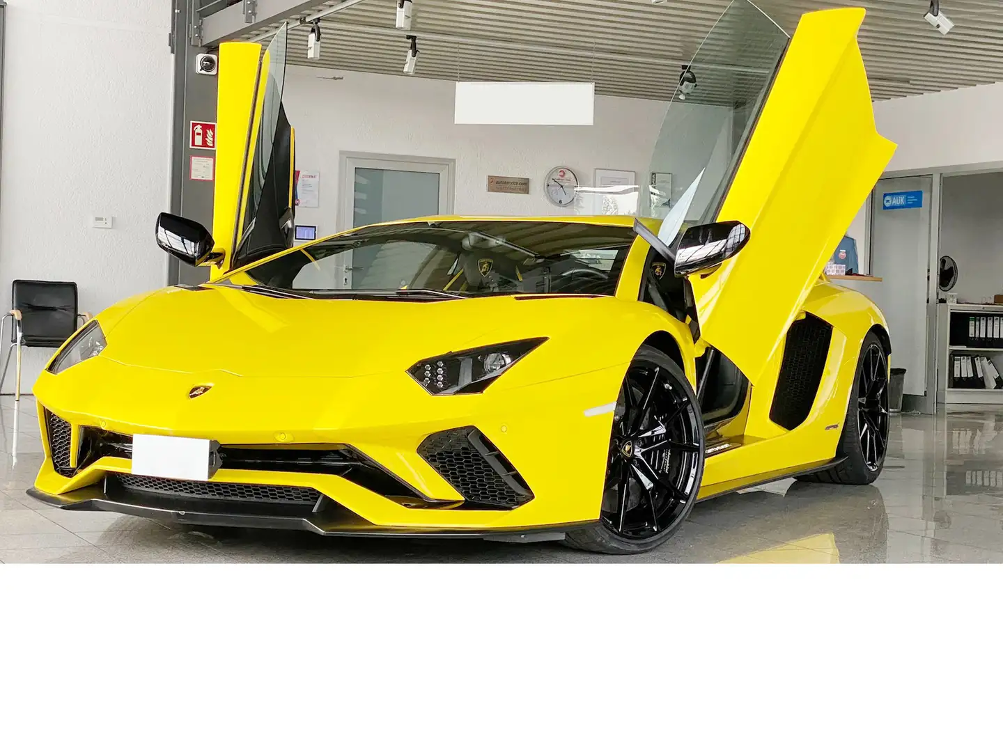 Lamborghini Aventador S LP 740-4 LIFT*SENSONUM*KAMERA*DIONE Sárga - 2