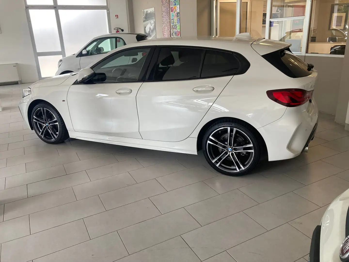 BMW 116 Serie 1 F40 116d Msport auto UNIPRO Bianco - 2