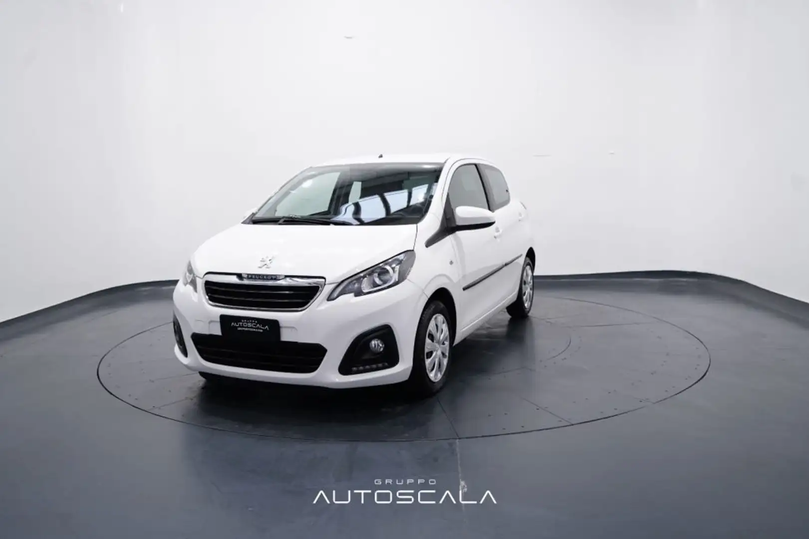 Peugeot 108 1.0 VTi 72cv 5 porte Active Белый - 1