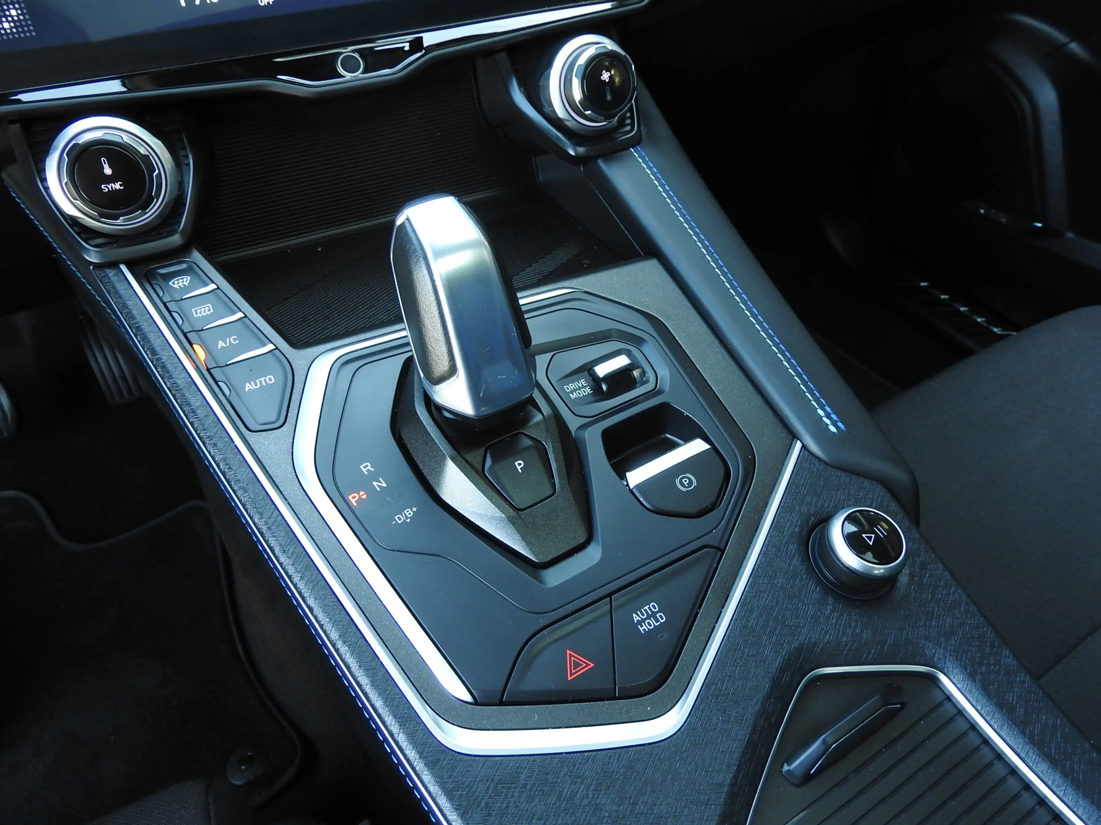 Lynk & Co 01 1.5 PHEV BlackStyle, Panoramadak, 360 Camera, Stoe — photo 12