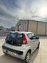 Peugeot 107 1.0i Urban Gris - thumbnail 2