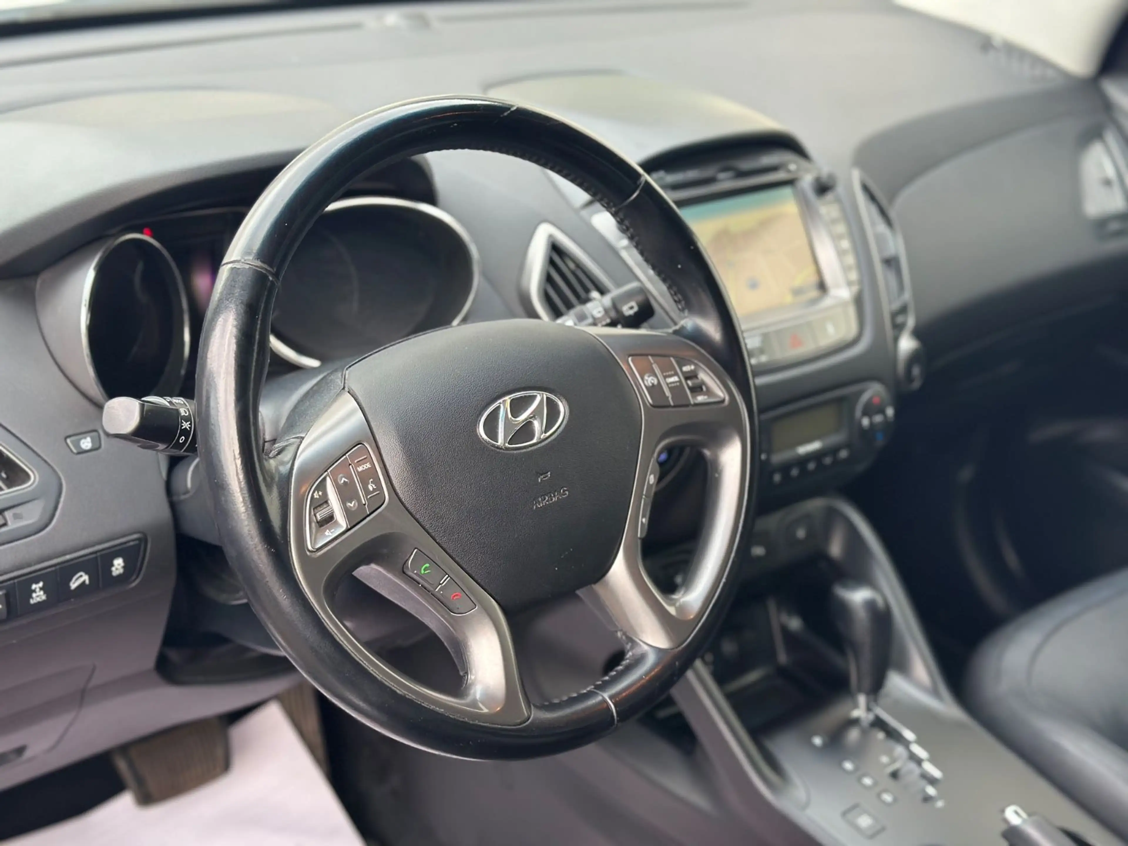 Hyundai iX35 2.0 CRDi 4x4*XENON*NAVI*TEMPO*LEDER*KAMERA — photo 6