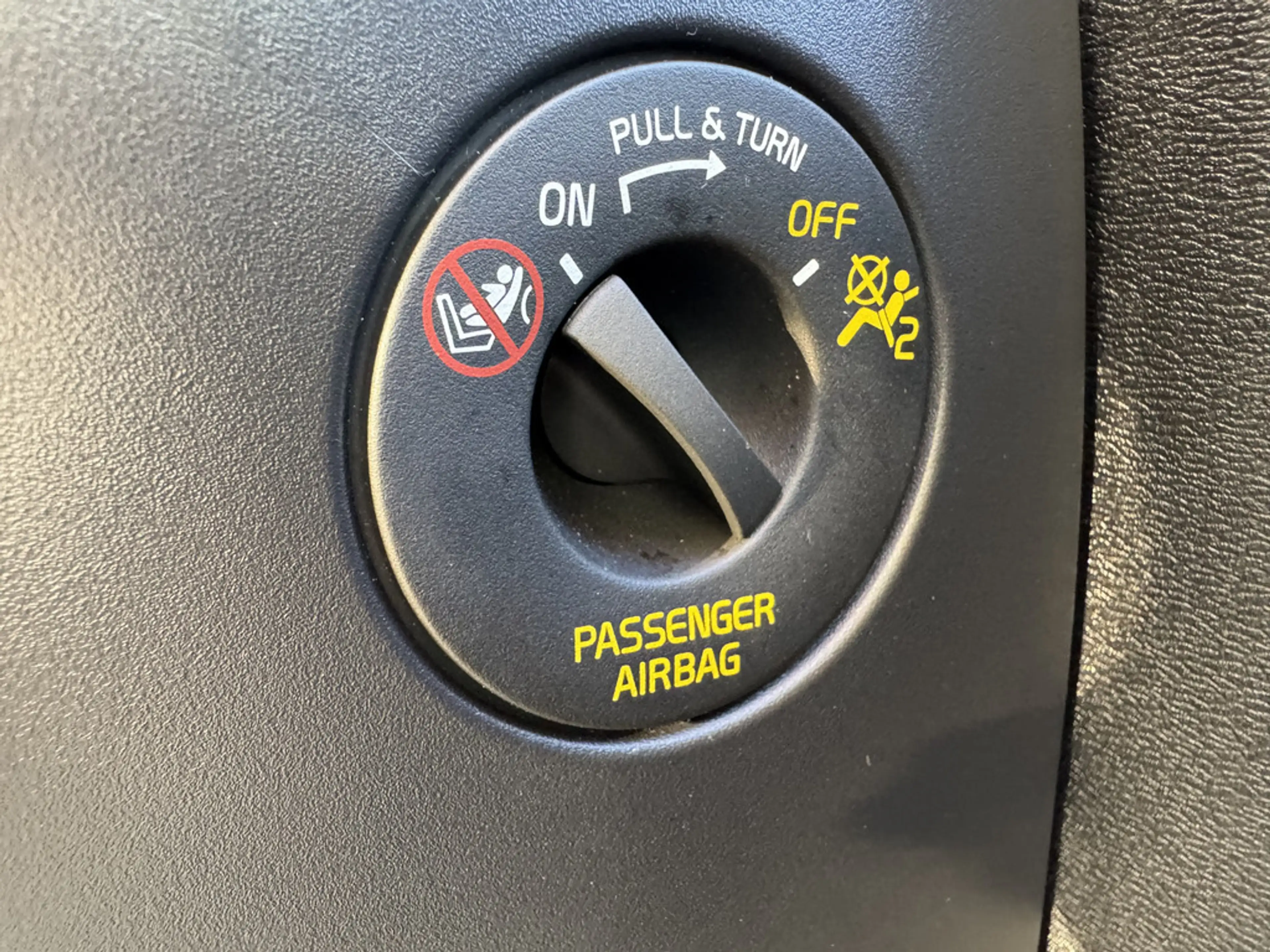 Volvo V60 Kombi 2.0 Plus Dark STANDHZ LED PANO 360° — photo 12