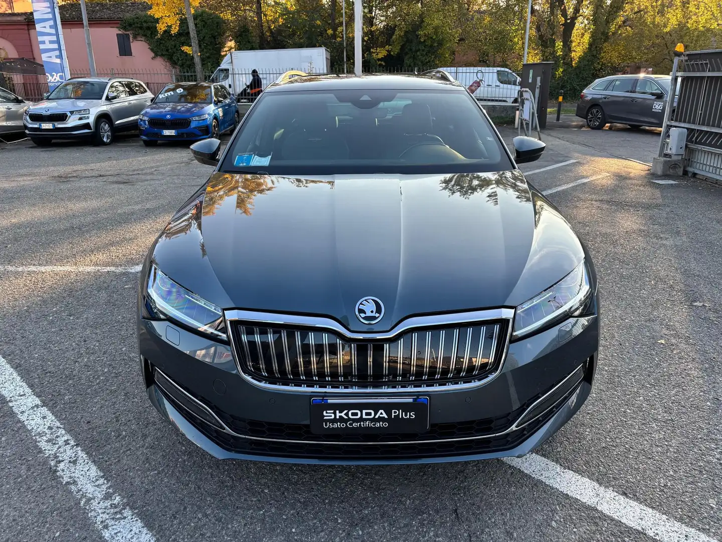 Skoda Superb Superb 1.4 TSI Plug-In Hybrid DSG Wagon Laurin&Kl Grau - 2