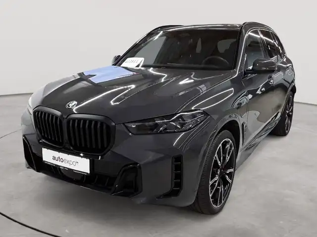 BMW X5 view 2