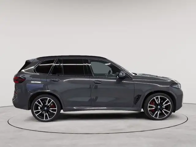 BMW X5 view 3