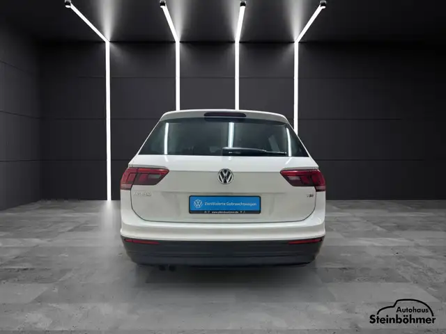 Volkswagen Tiguan view 5