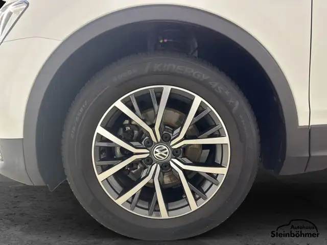 Volkswagen Tiguan view 13