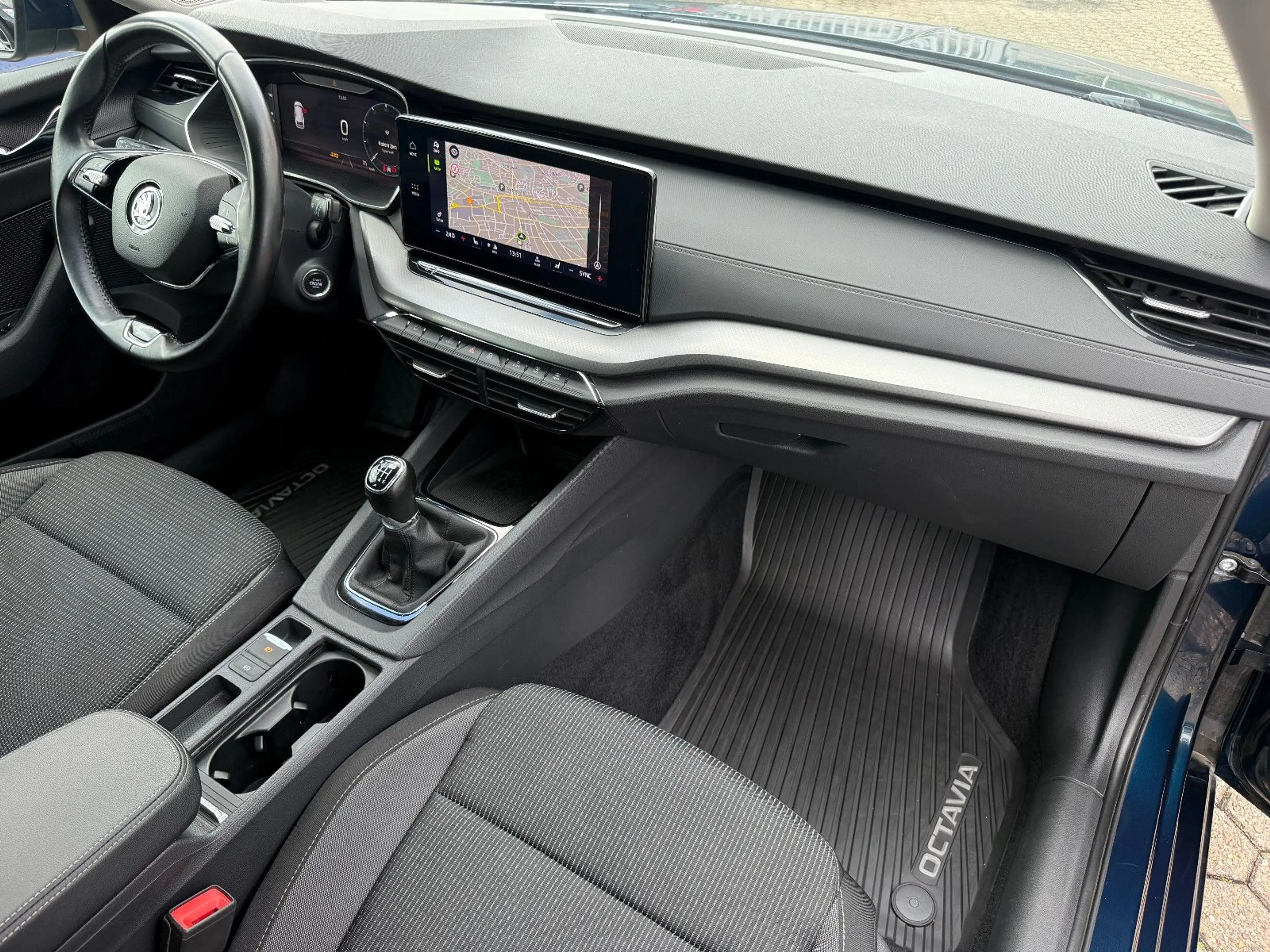 Skoda Octavia Combi Ambition*Tempomat* — photo 12
