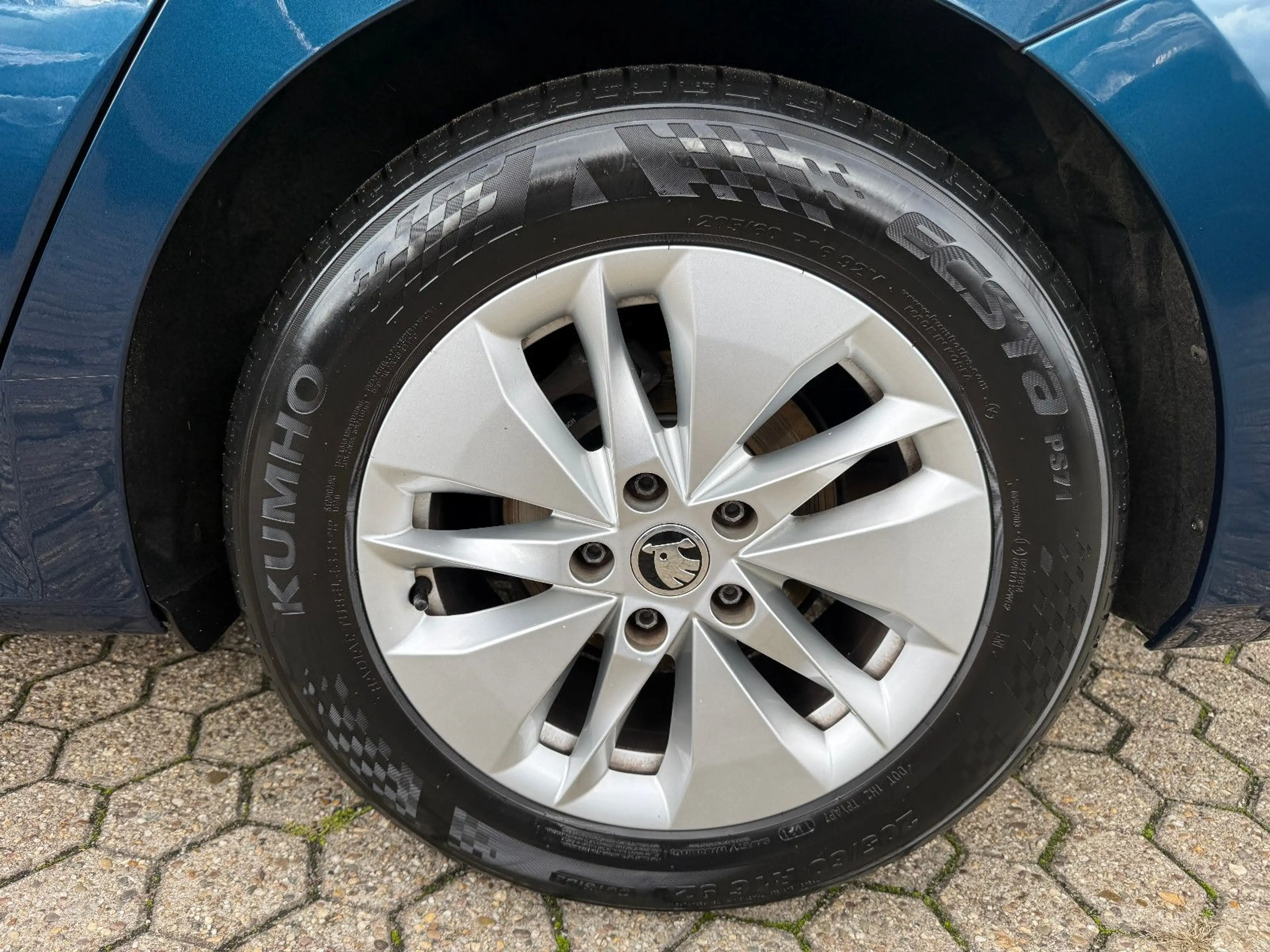 Skoda Octavia Combi Ambition*Tempomat* — photo 23