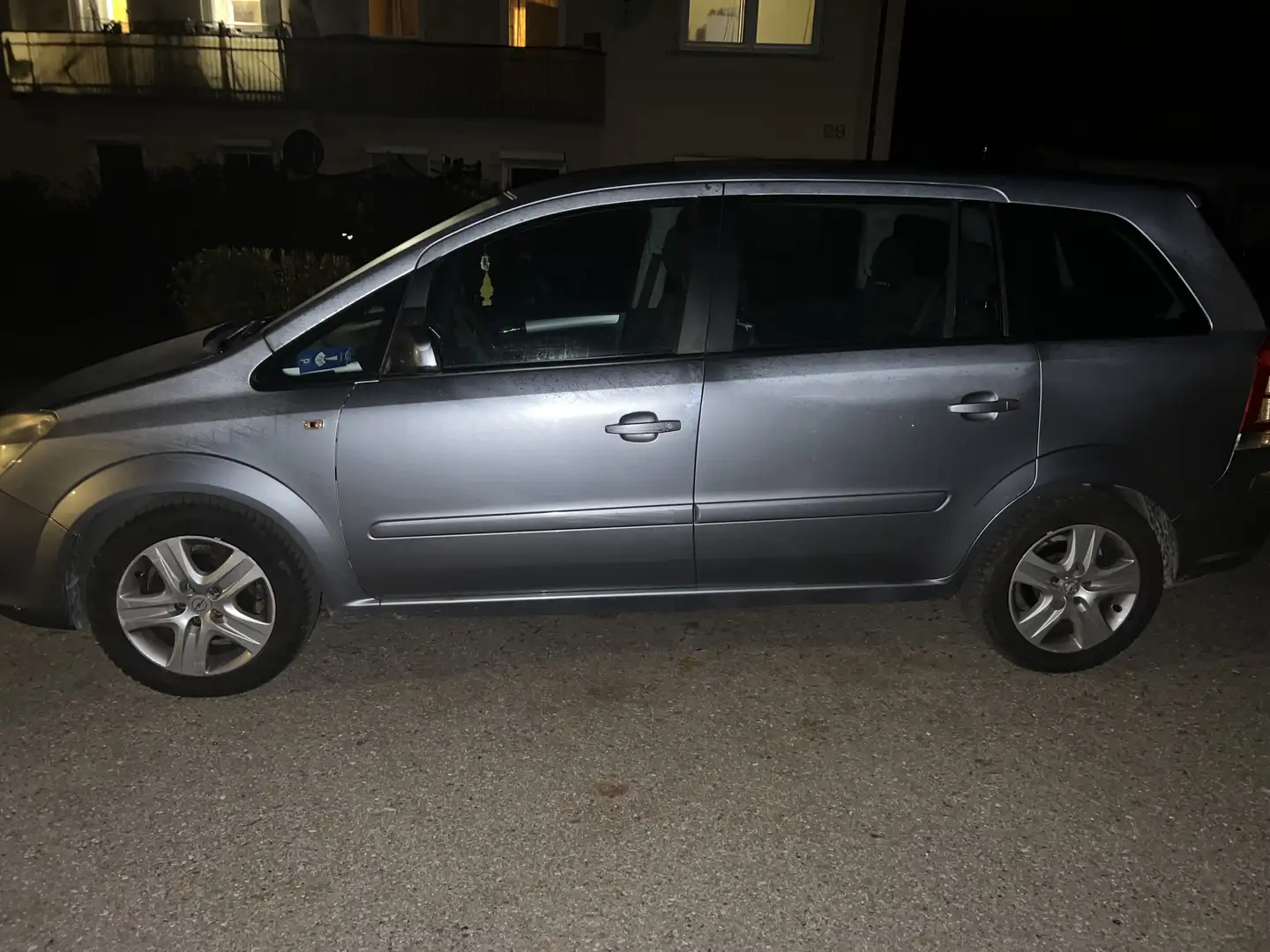 Opel Zafira B Grau - 2