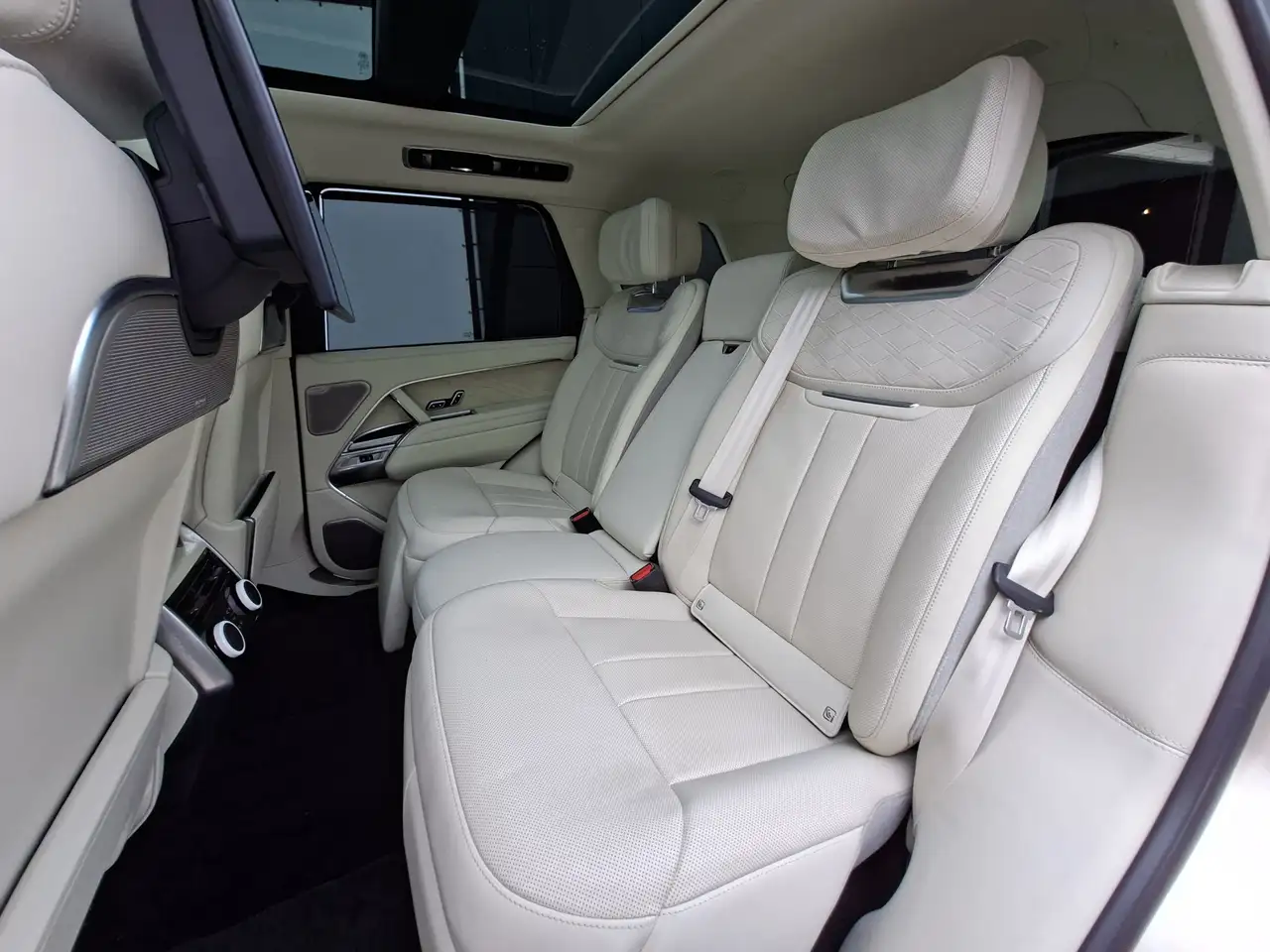 Land Rover Range Rover P510e SV PHEV 4WS 4xMassage Chauffeurspakket Signa, миниатюра 27