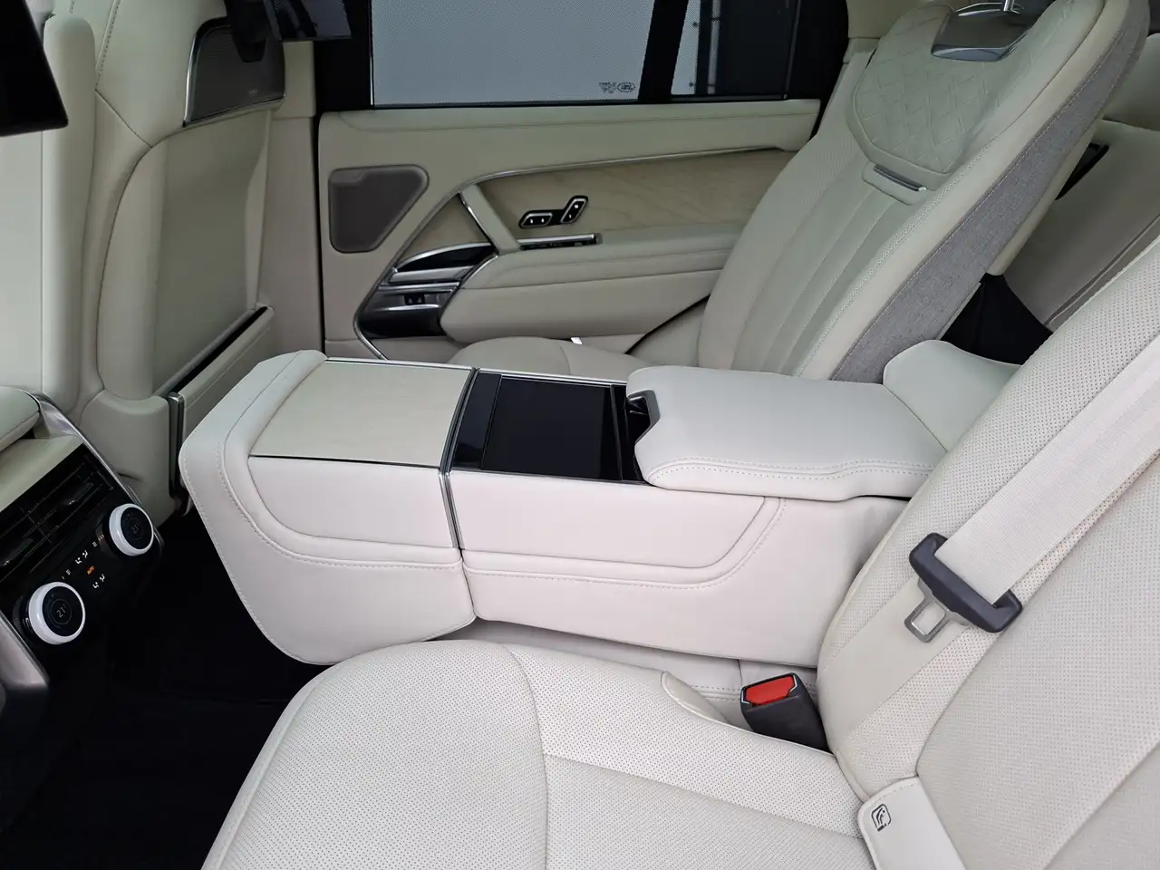 Land Rover Range Rover P510e SV PHEV 4WS 4xMassage Chauffeurspakket Signa, миниатюра 16