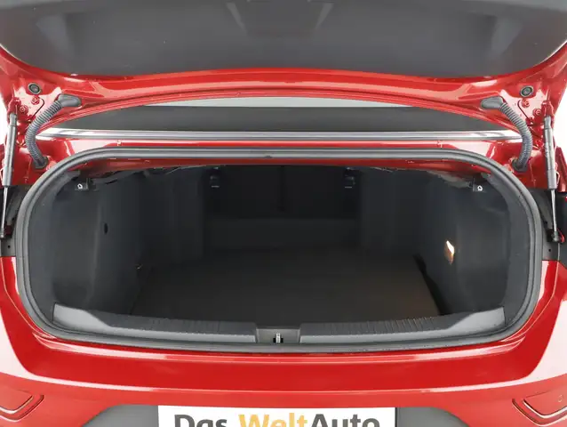 Volkswagen T-Roc view 7