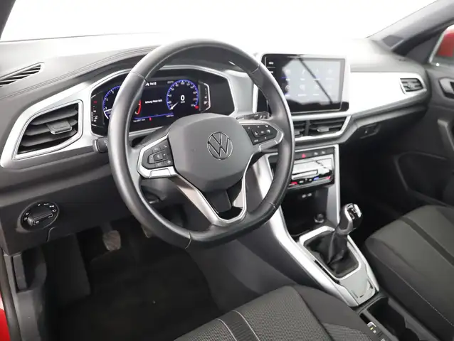Volkswagen T-Roc view 10