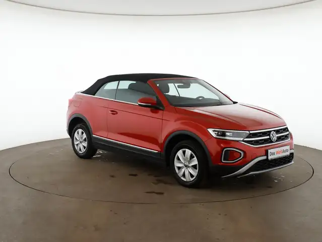 Volkswagen T-Roc view 2
