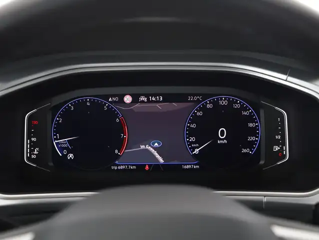 Volkswagen T-Roc view 14