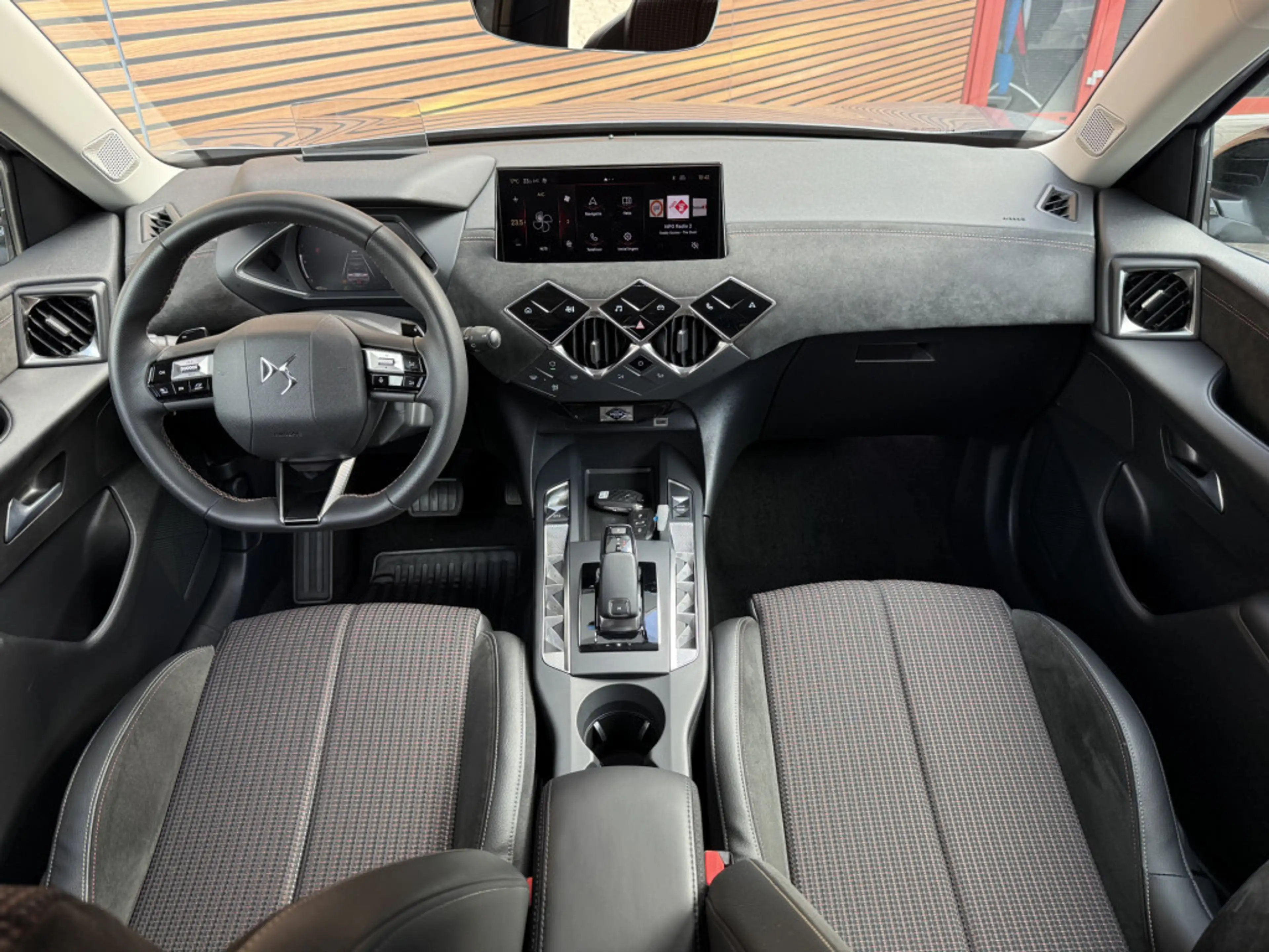 DS Automobiles DS 3 1.2 PureTech Performance Line Navigatie / keyless — photo 2