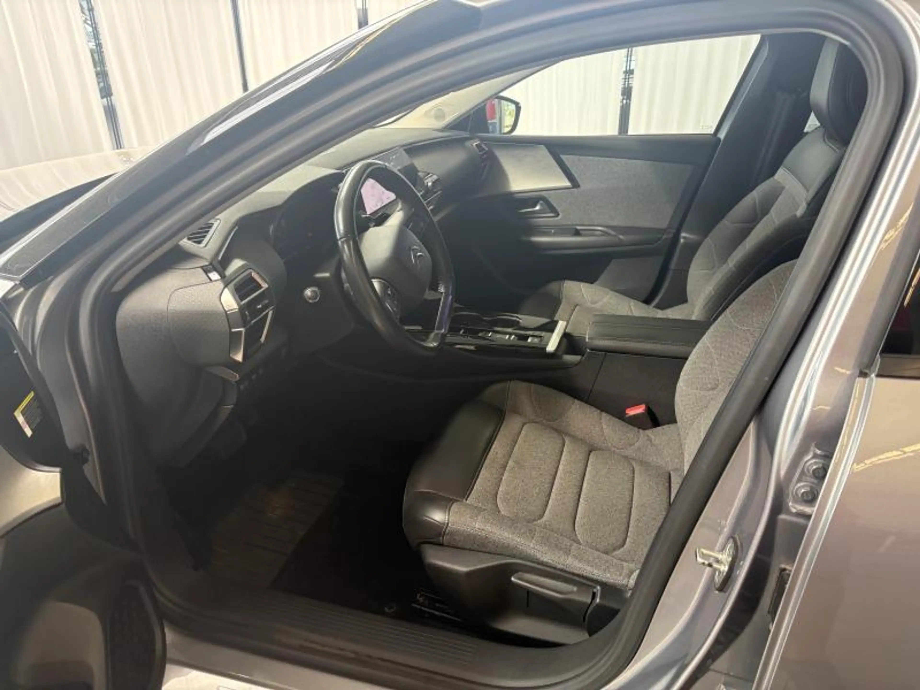 Citroen C5 X 1.6 Hybrid 225 e-EAT8 Business GPS — photo 7