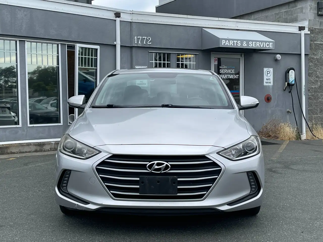Hyundai ELANTRA photo Hyundai ELANTRA