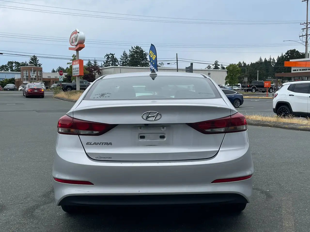 Hyundai ELANTRA photo Hyundai ELANTRA