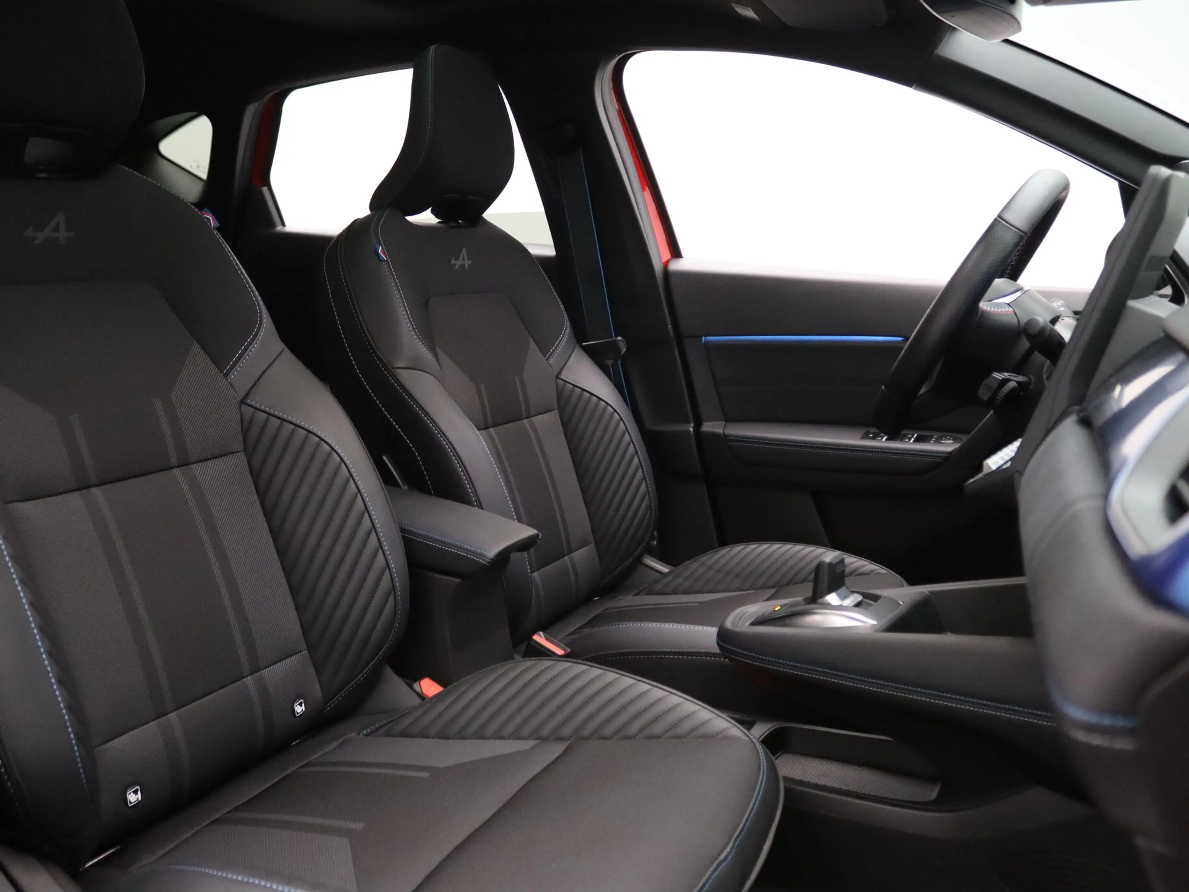 Renault Captur 160pk E-Tech full hybrid esprit Alpine Apple Carpl — photo 33