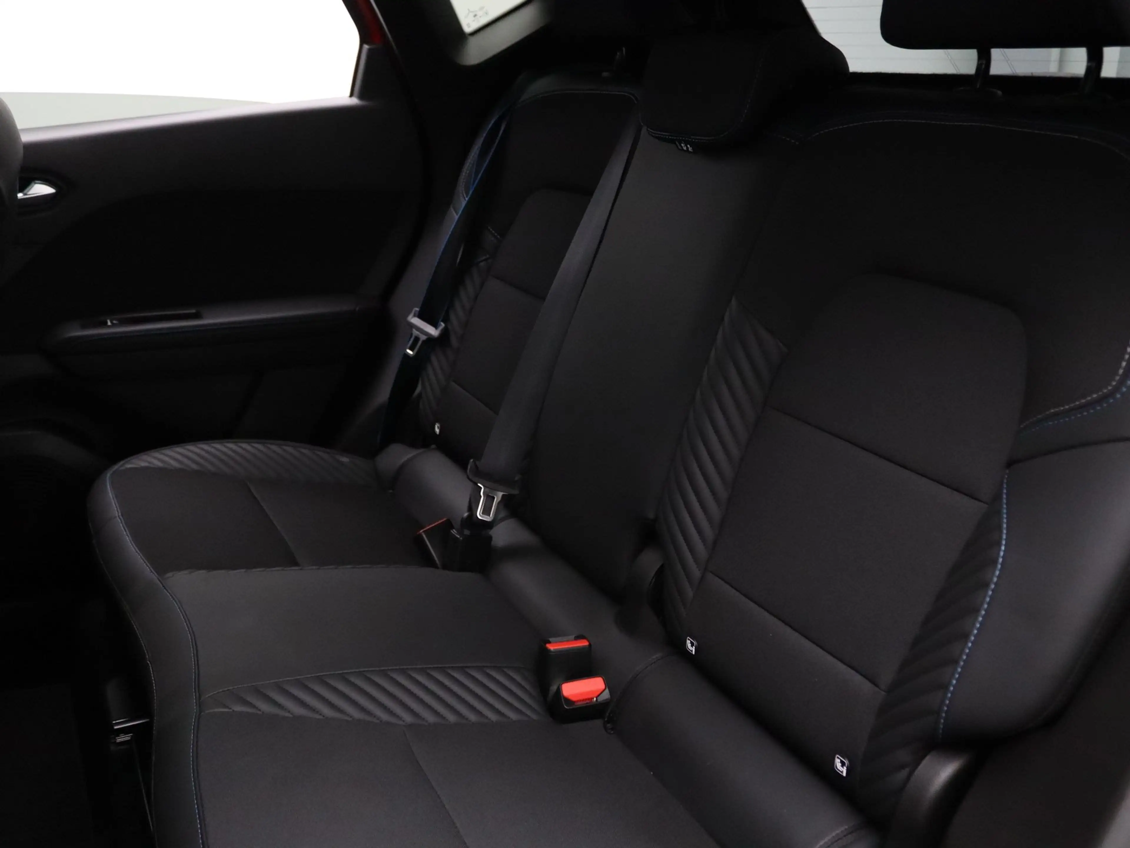 Renault Captur 160pk E-Tech full hybrid esprit Alpine Apple Carpl — photo 30