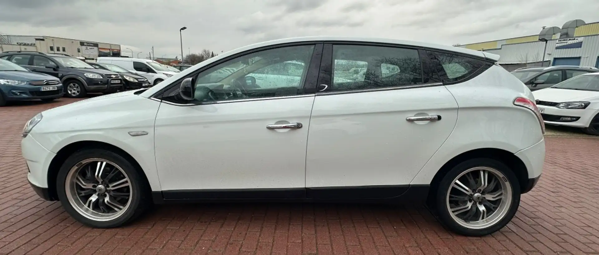 Lancia Delta 1.6Mjet Premiere Collection Blanco - 2