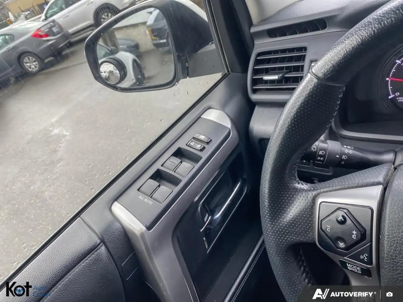 Toyota 4-Runner снимка Toyota 4-Runner