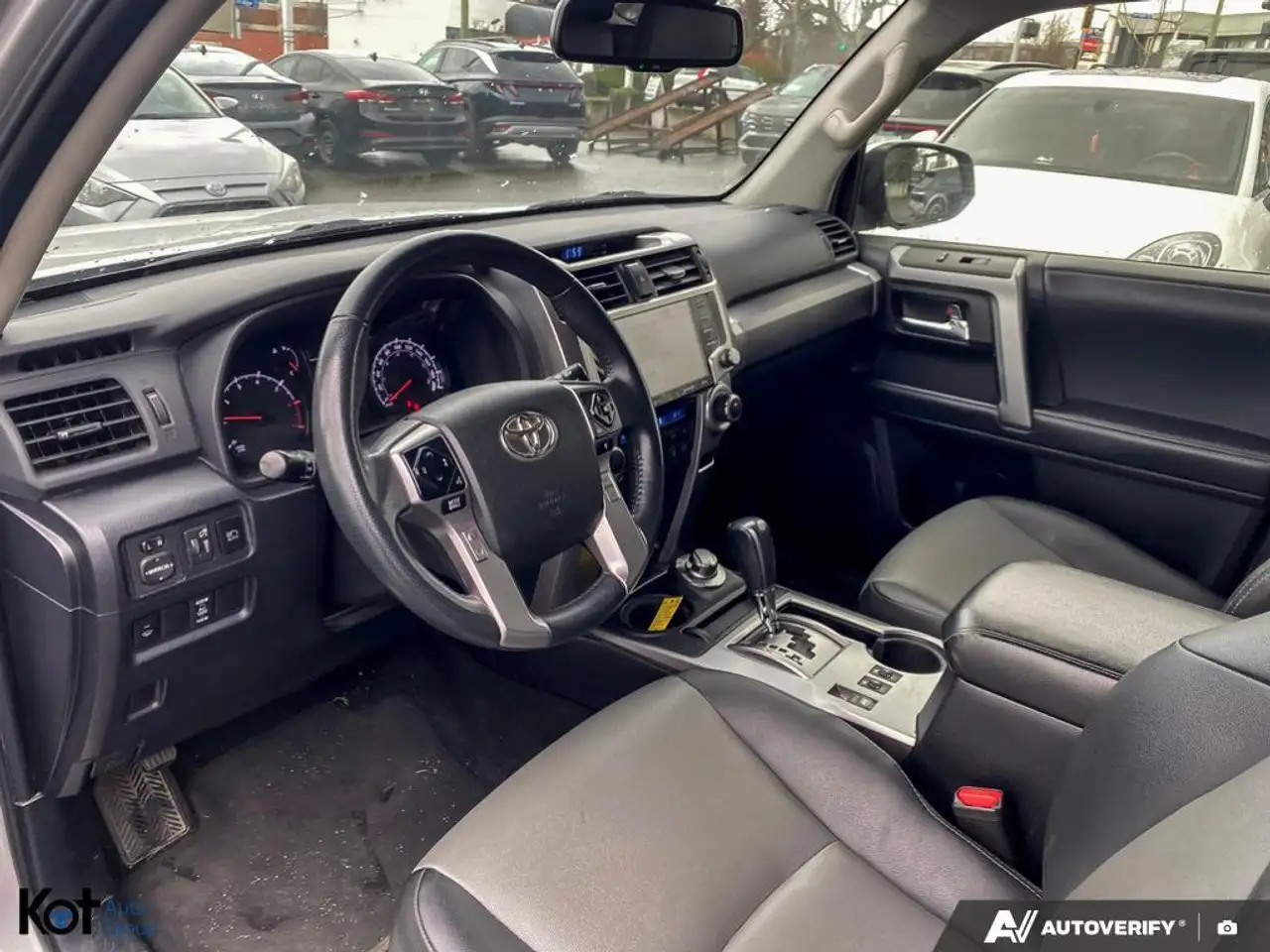 Toyota 4-Runner снимка Toyota 4-Runner