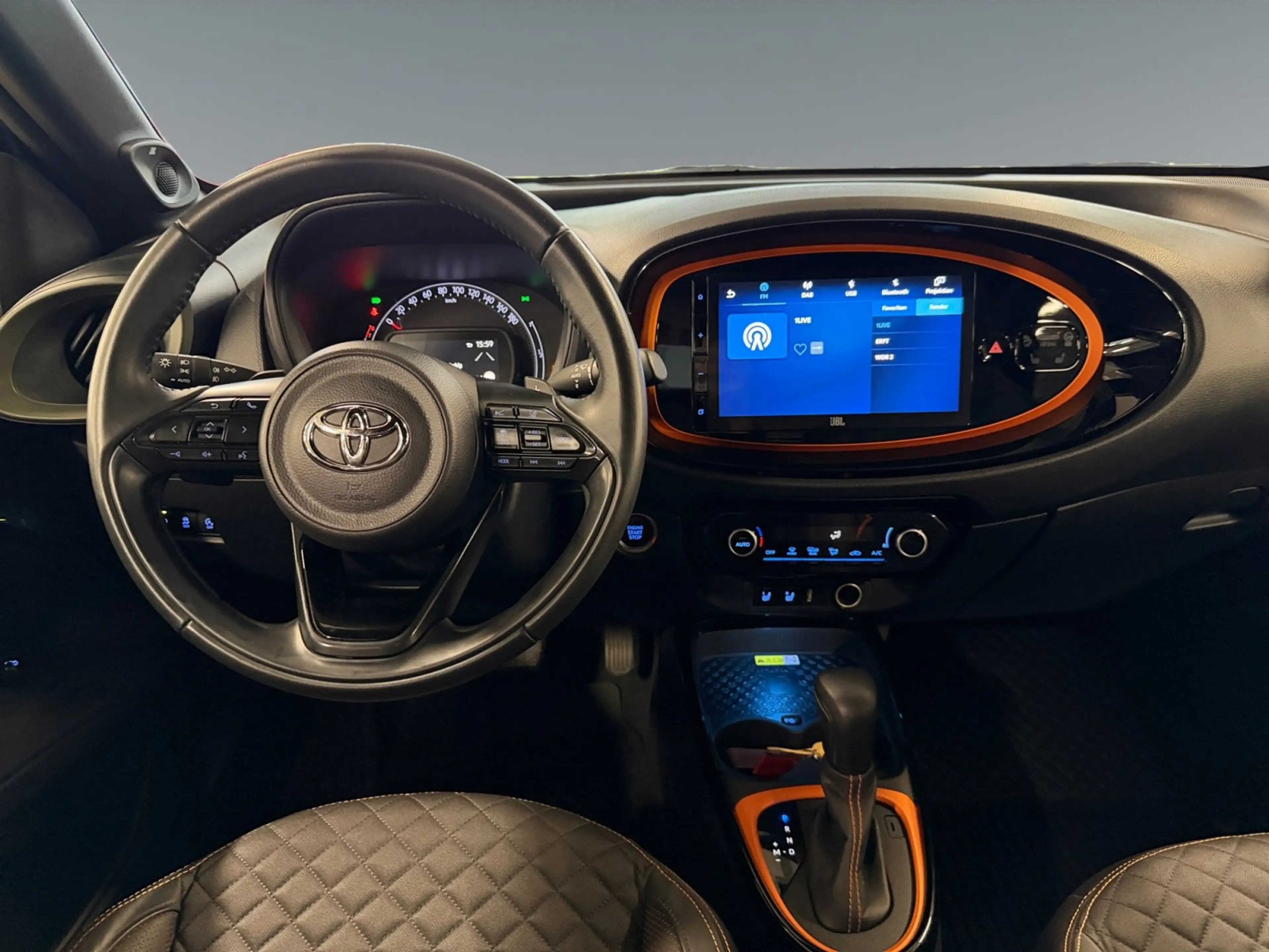 Toyota Aygo X 1.0 Limited Air Faltdach Leder+LED+SHZ+PDC — photo 11
