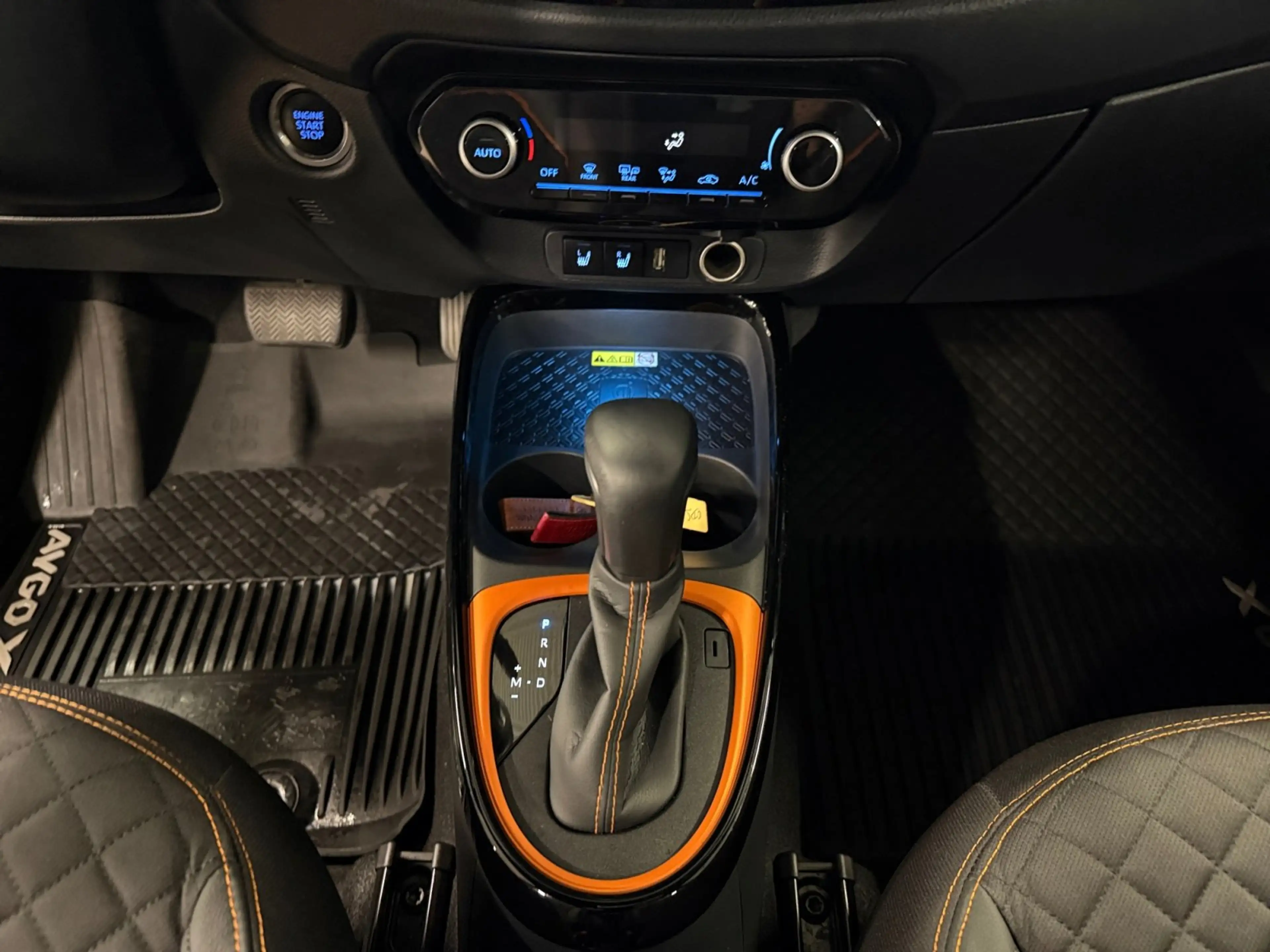 Toyota Aygo X 1.0 Limited Air Faltdach Leder+LED+SHZ+PDC — photo 12