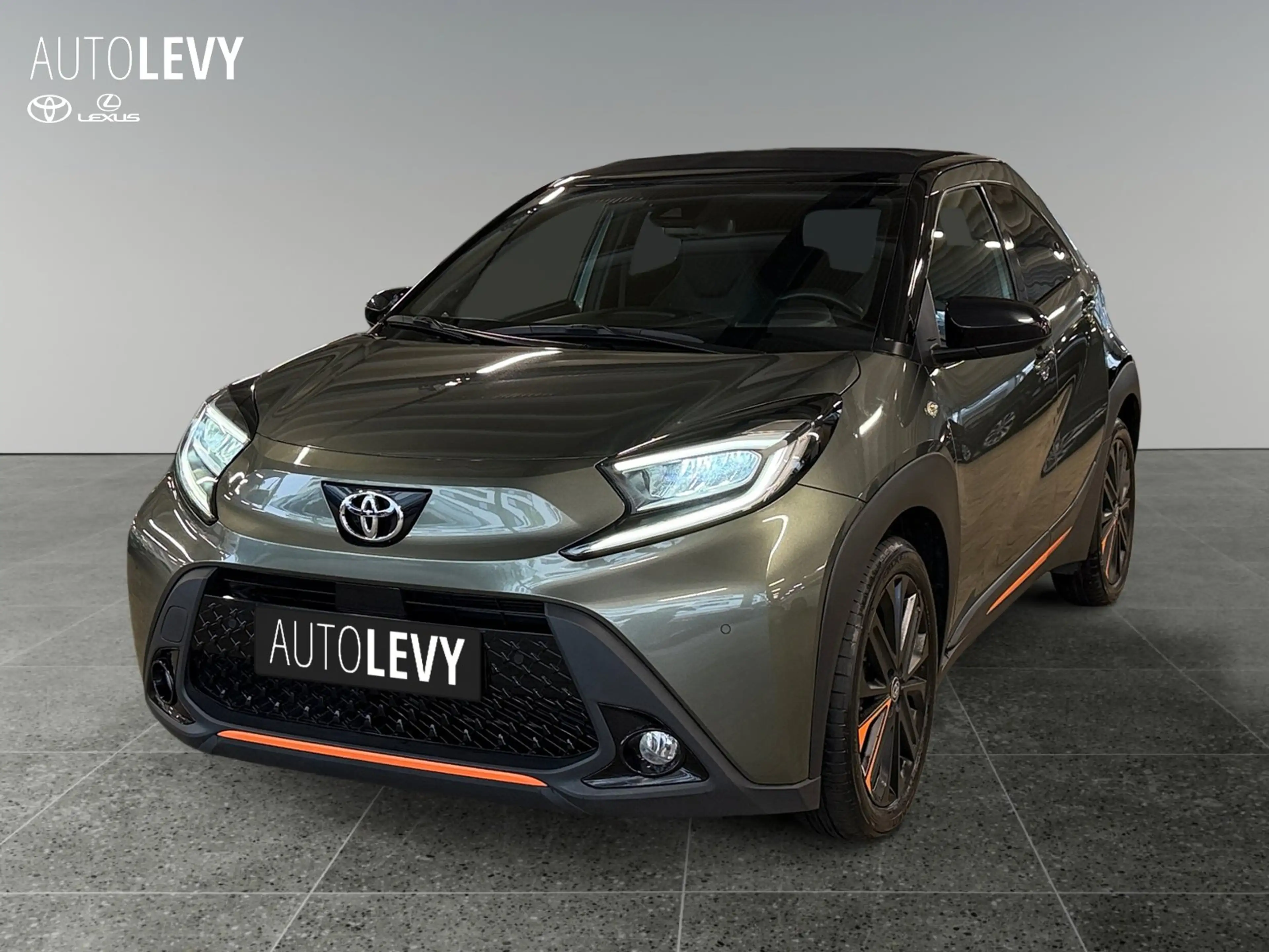 Toyota Aygo X 1.0 Limited Air Faltdach Leder+LED+SHZ+PDC — photo 2