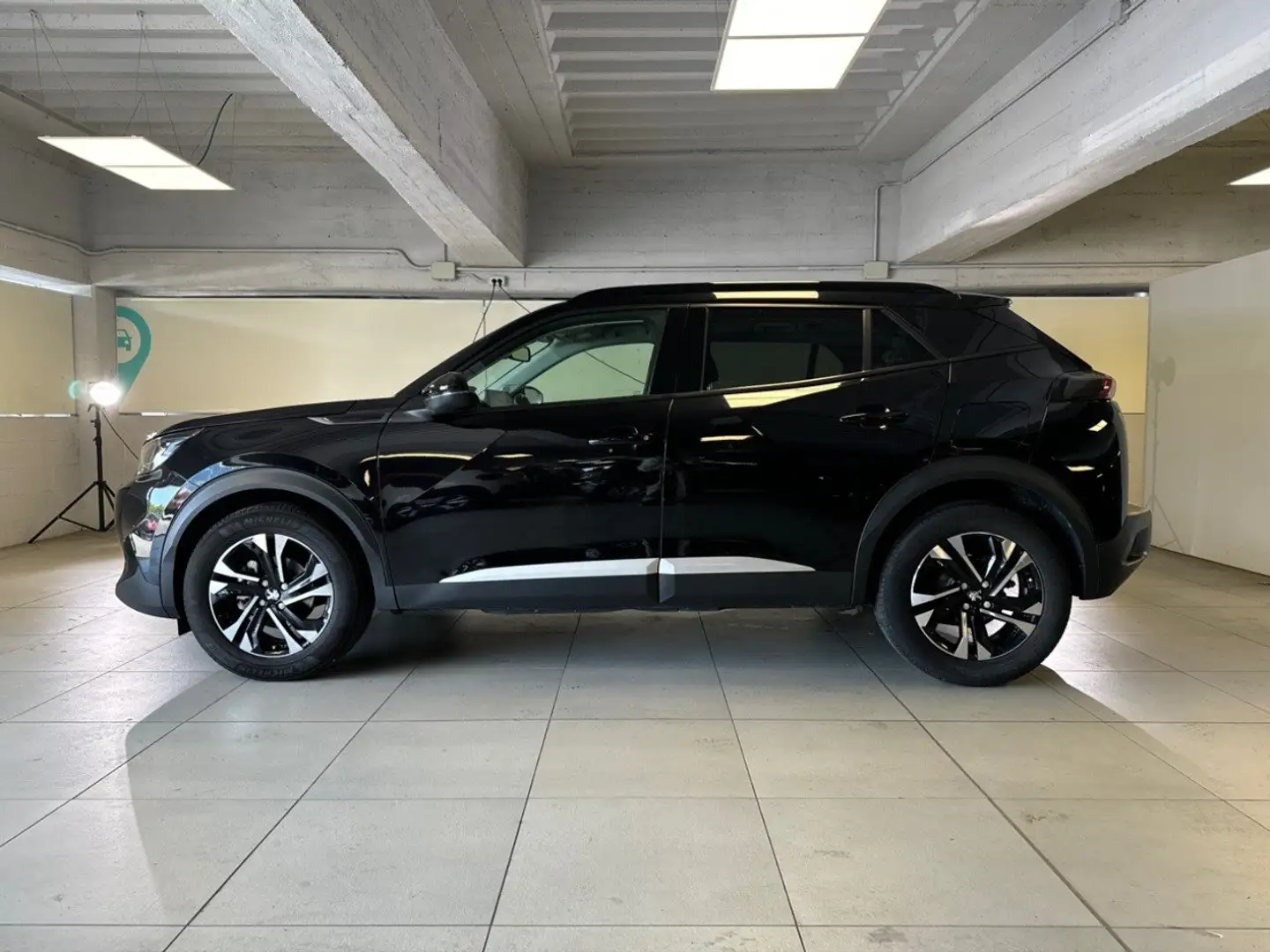 Peugeot 2008 PureTech 130 Allure Pack S/S Nero - 2