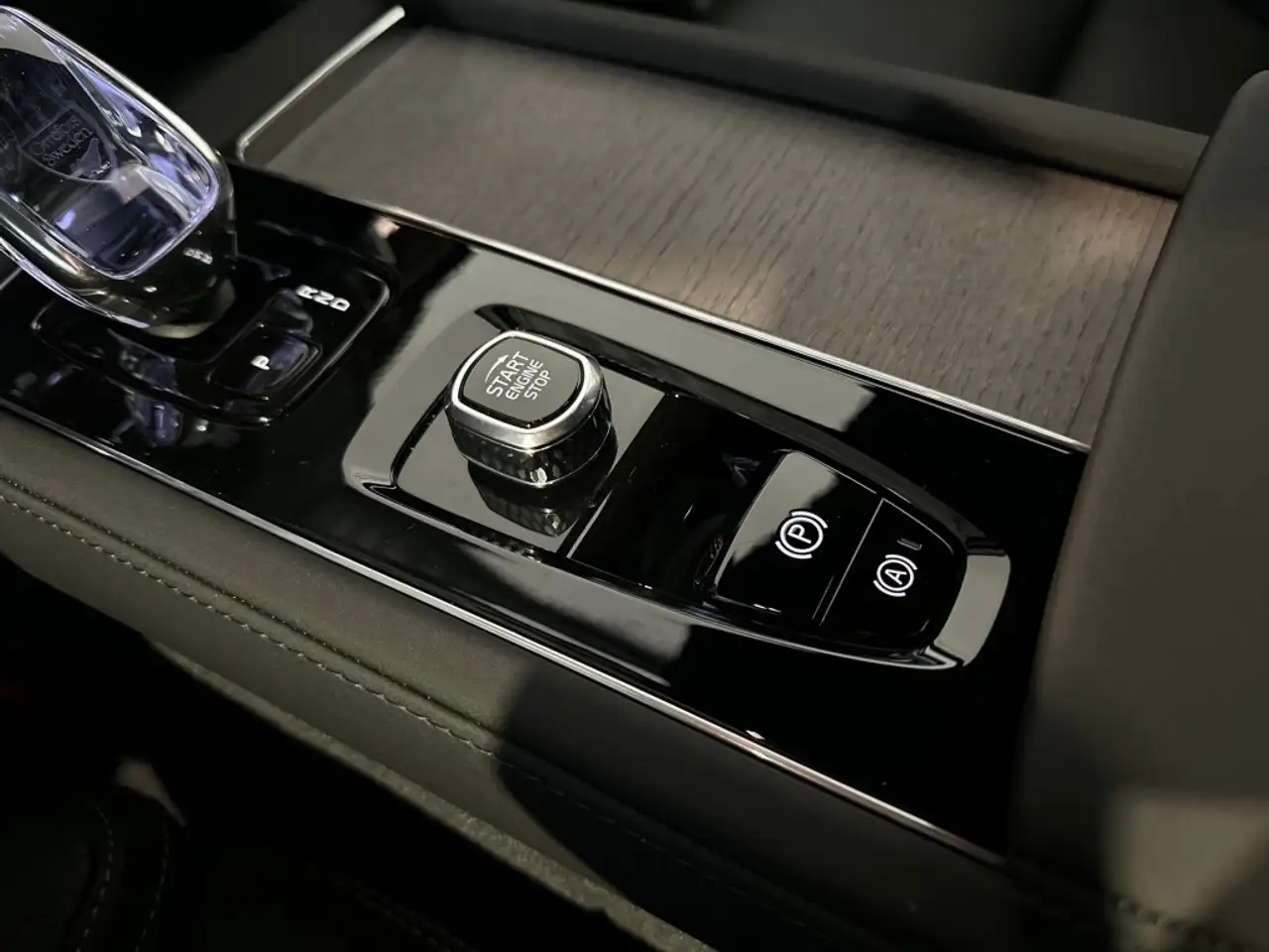 Volvo XC90 2.0 T8 AWD ULDAEXED l PANO l B & W l LUCHTVER. l E, миниатюра 29